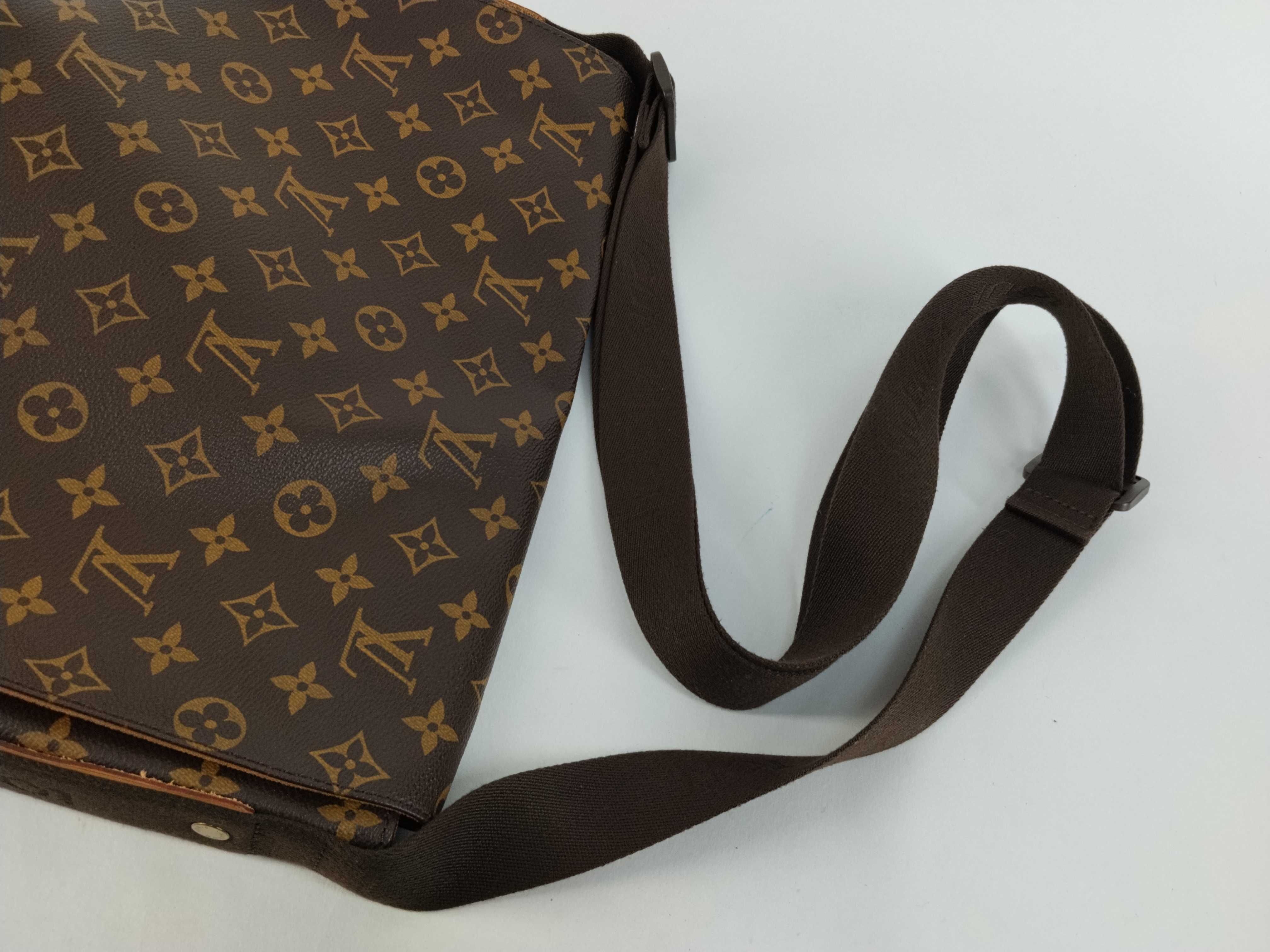 Monogram M97038 Messenger Bobour MM Shoulder Bag — view 3