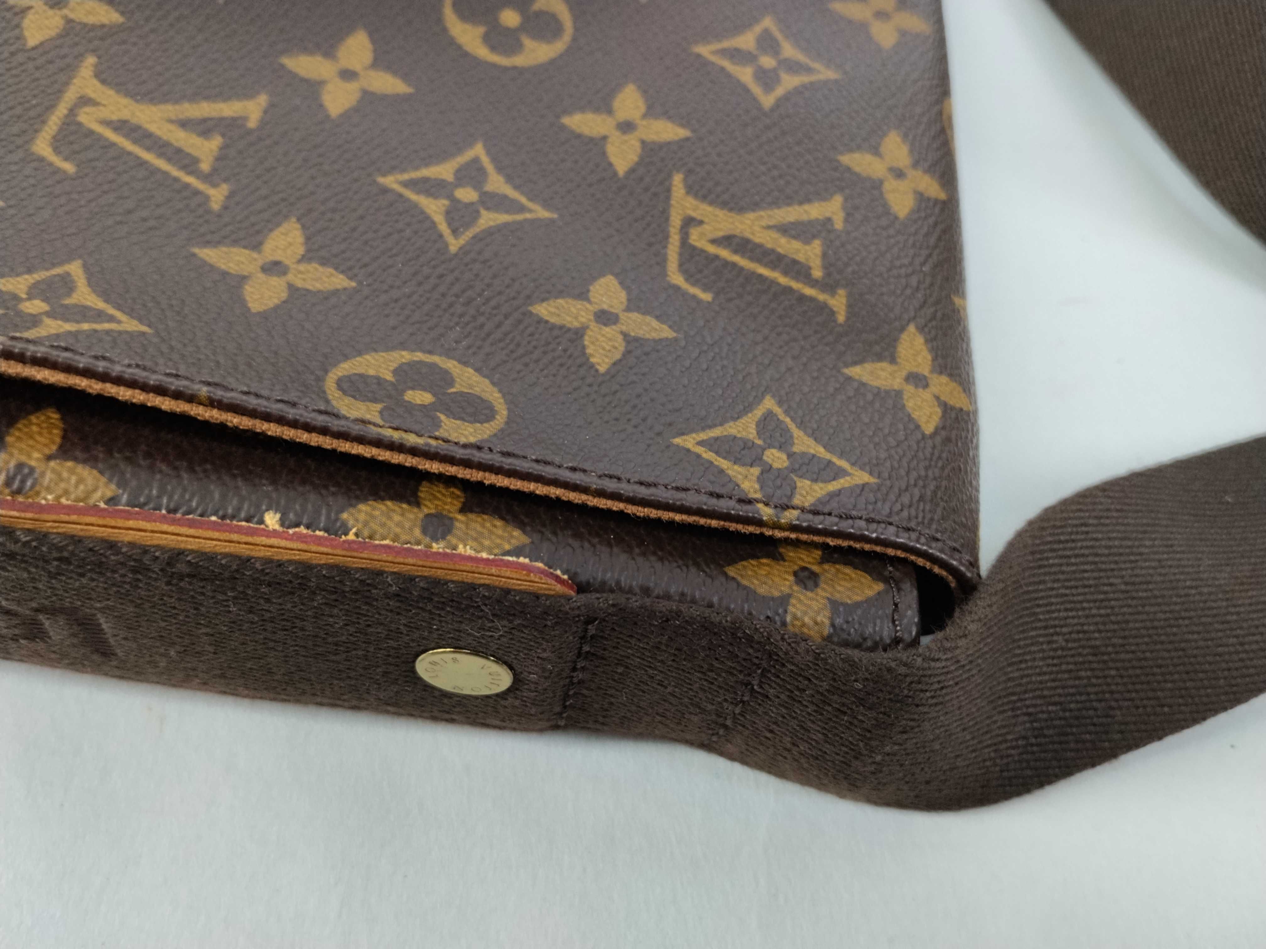 Monogram M97038 Messenger Bobour MM Shoulder Bag — view 5