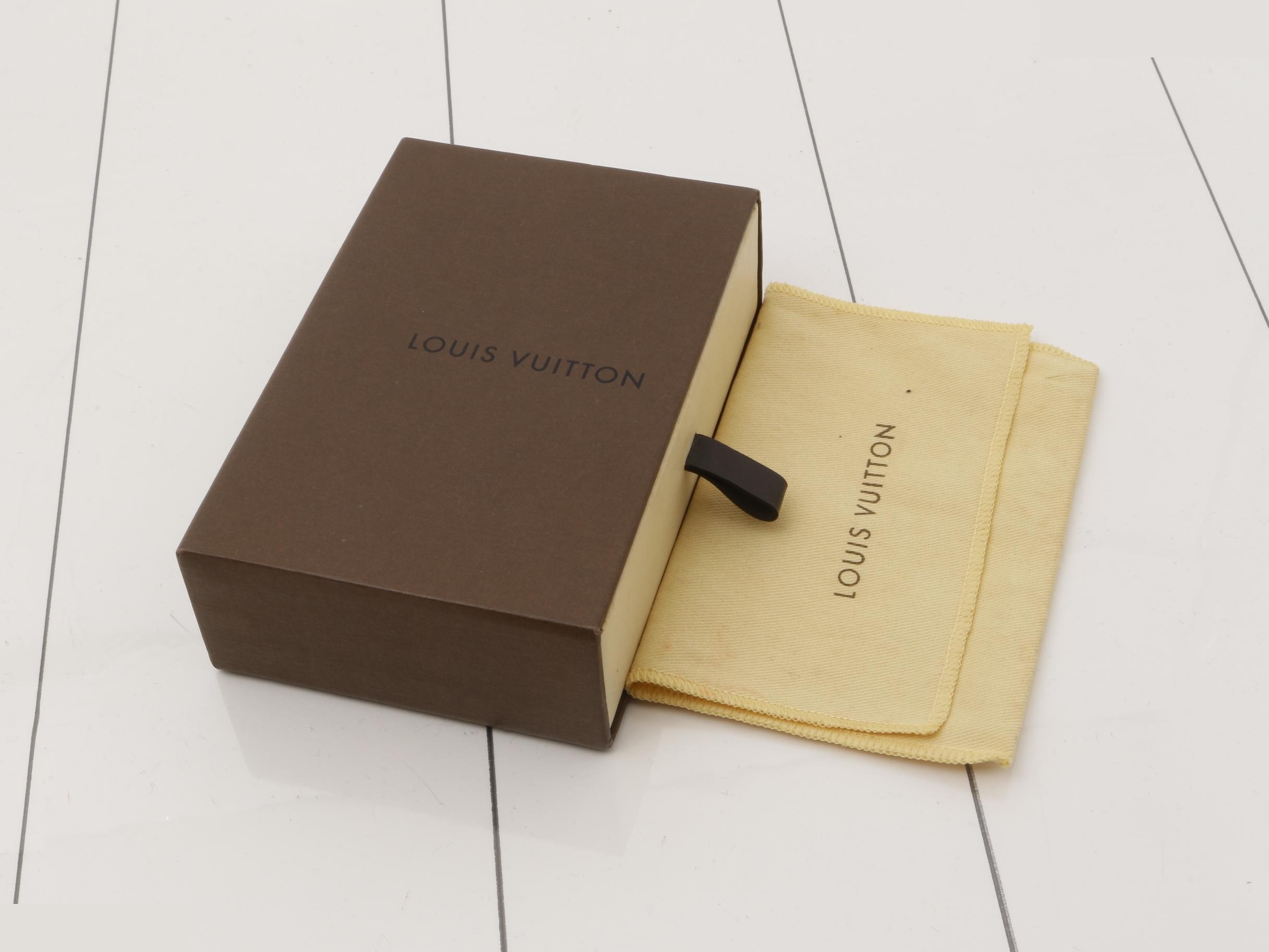 LV Keyring Logo — view 4