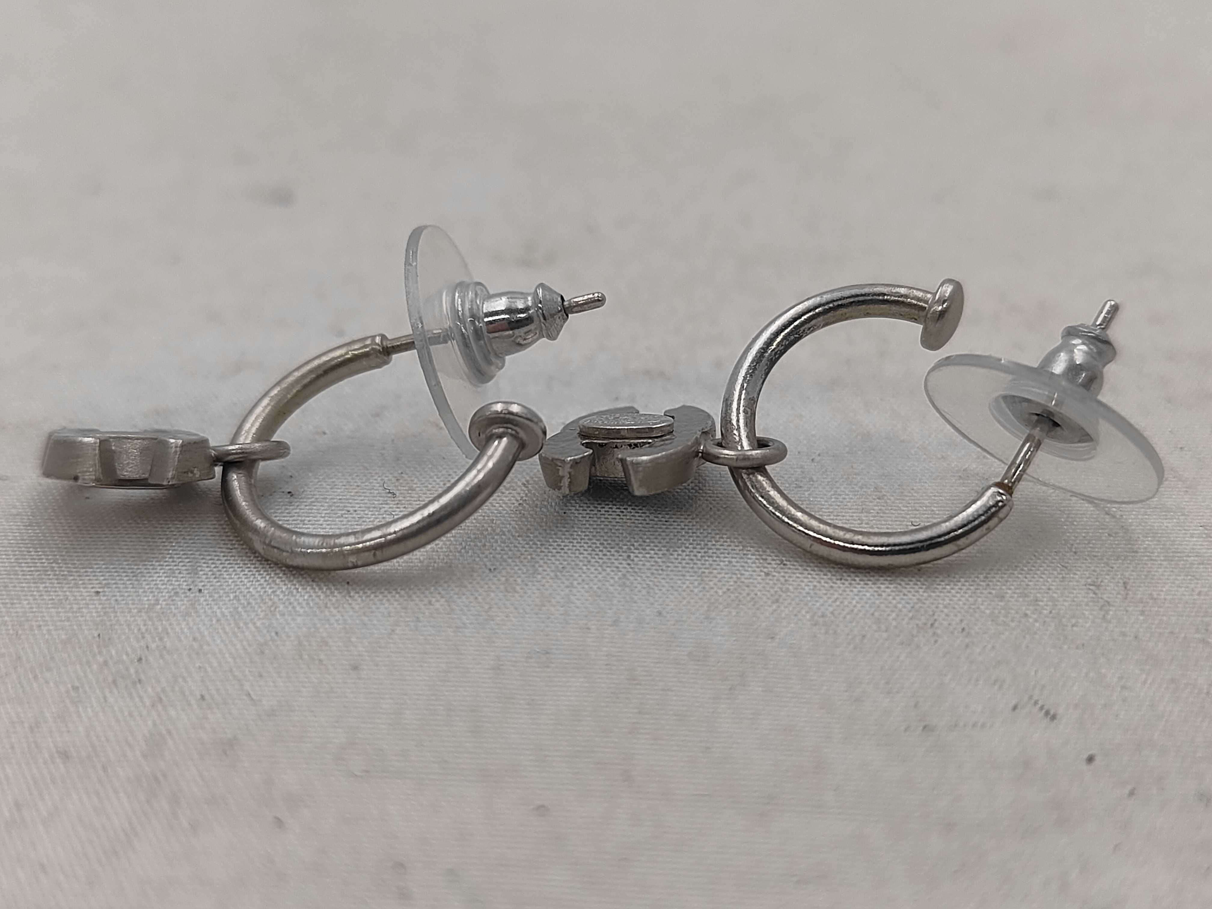 hoop earrings, 06P Coco Mark, black x silver. — view 3