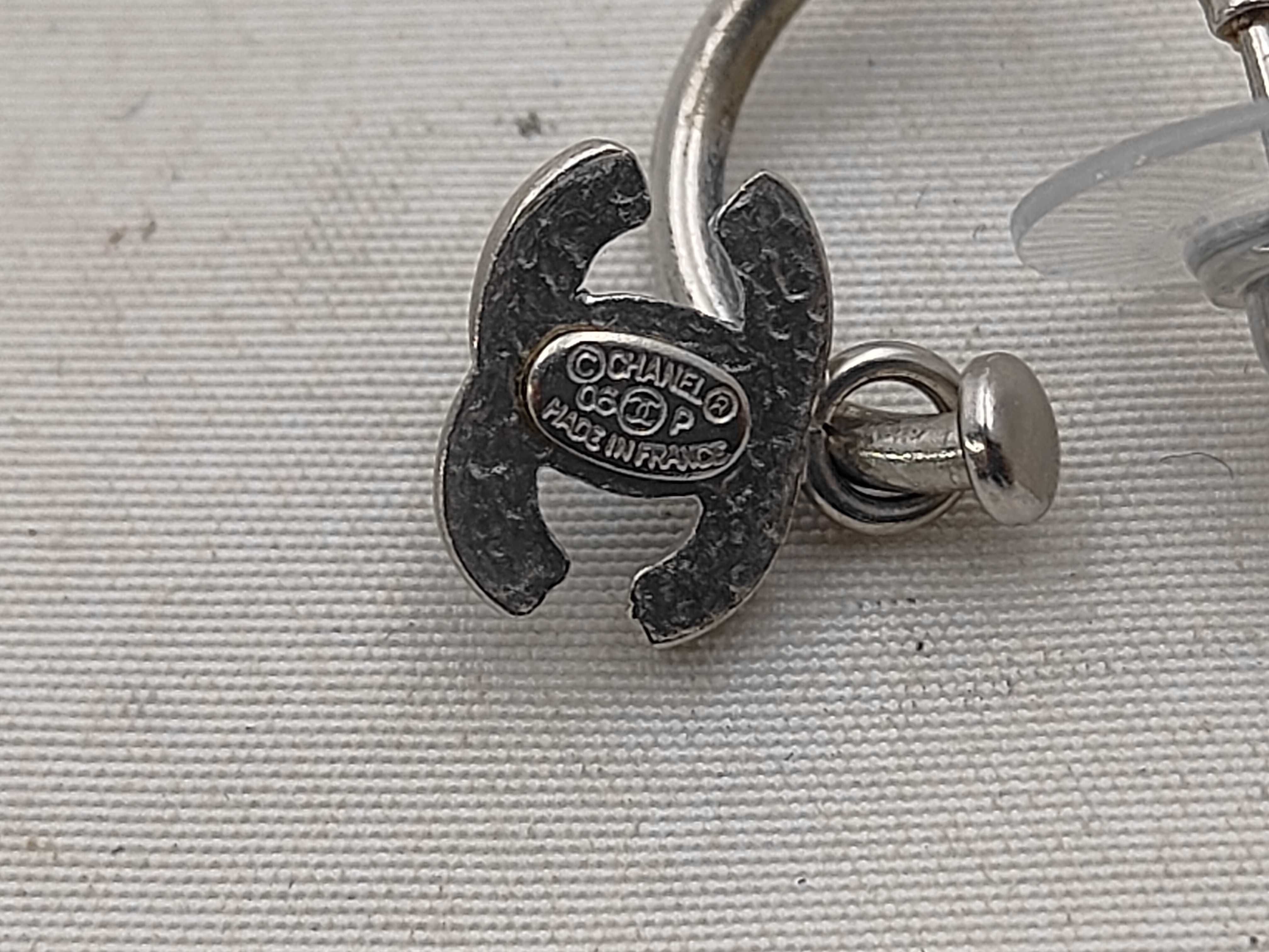 hoop earrings, 06P Coco Mark, black x silver. — view 5