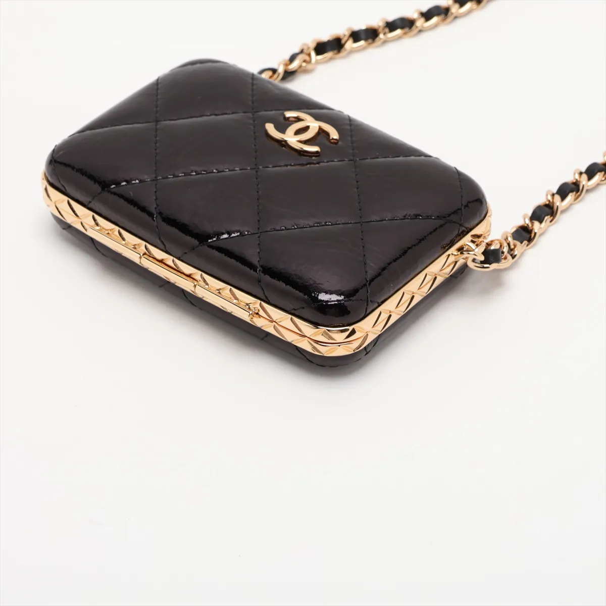 Matelassé Patent Leather Chain Shoulder Bag, Kiss-lock Closure, Black with Gold Hardware, Item Number 31474007 (Serial Number 31) — view 3