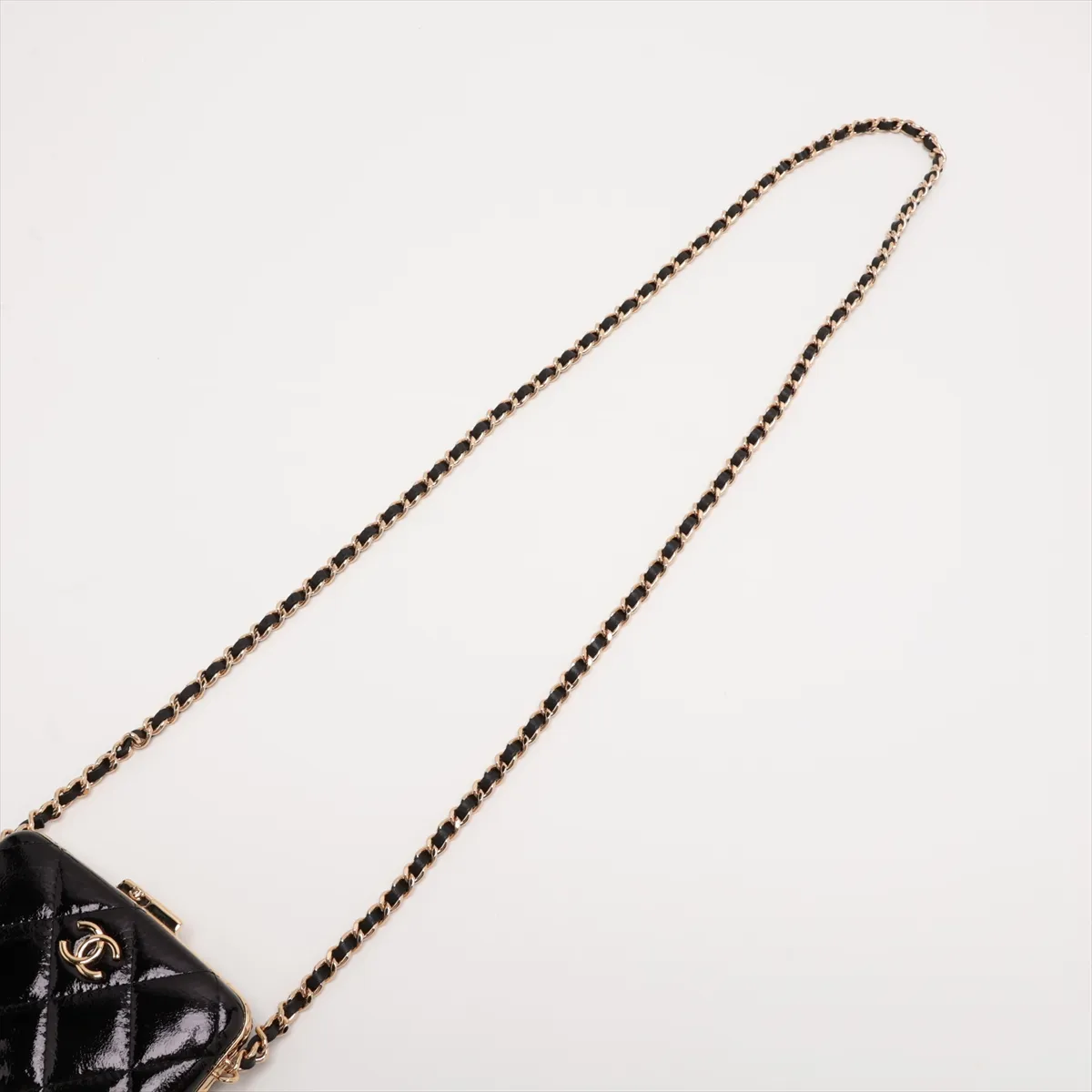 Matelassé Patent Leather Chain Shoulder Bag, Kiss-lock Closure, Black with Gold Hardware, Item Number 31474007 (Serial Number 31) — view 5