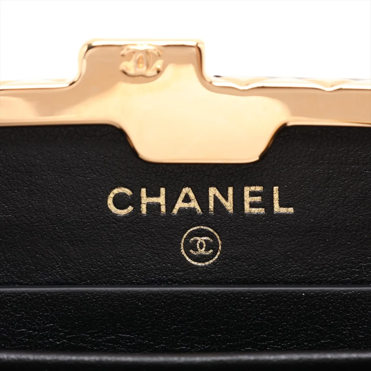 Matelassé Patent Leather Chain Shoulder Bag, Kiss-lock Closure, Black with Gold Hardware, Item Number 31474007 (Serial Number 31) — view 10