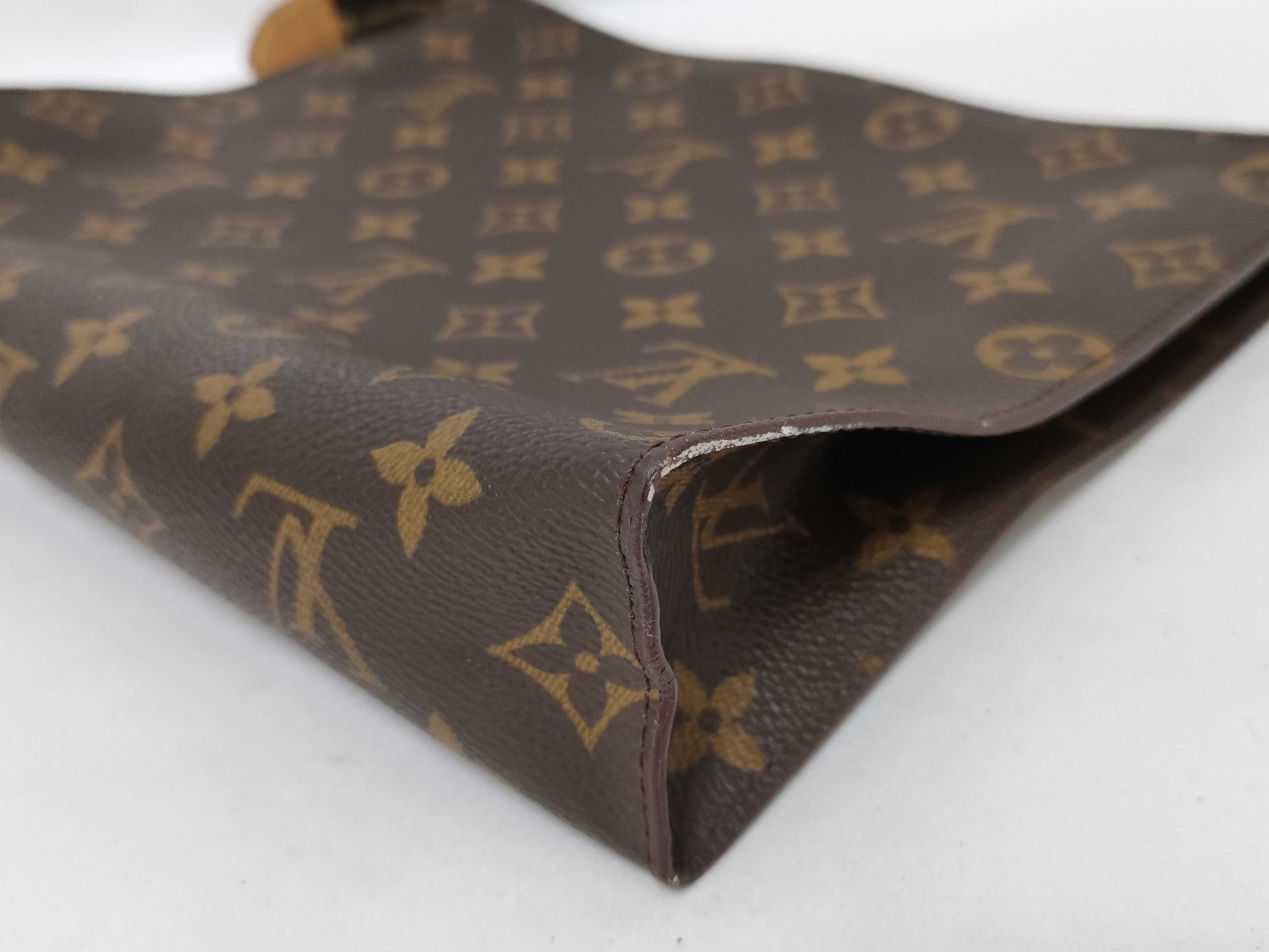 Monogram Louis Vuitton M47542 Pochette Toilette 26 Monogram Second Bag Clutch Bag Second Bag — view 3