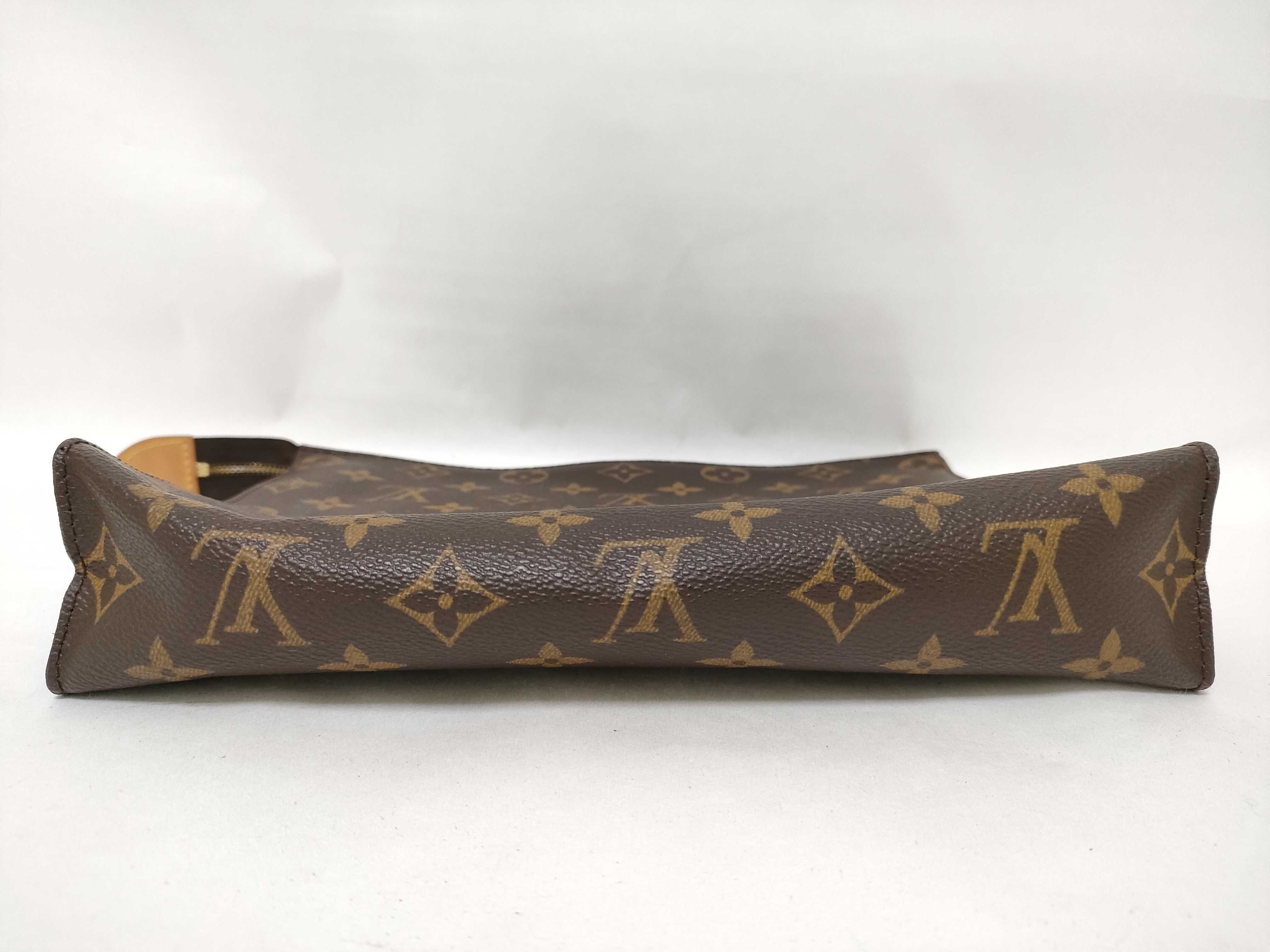 Monogram Louis Vuitton M47542 Pochette Toilette 26 Monogram Second Bag Clutch Bag Second Bag — view 4