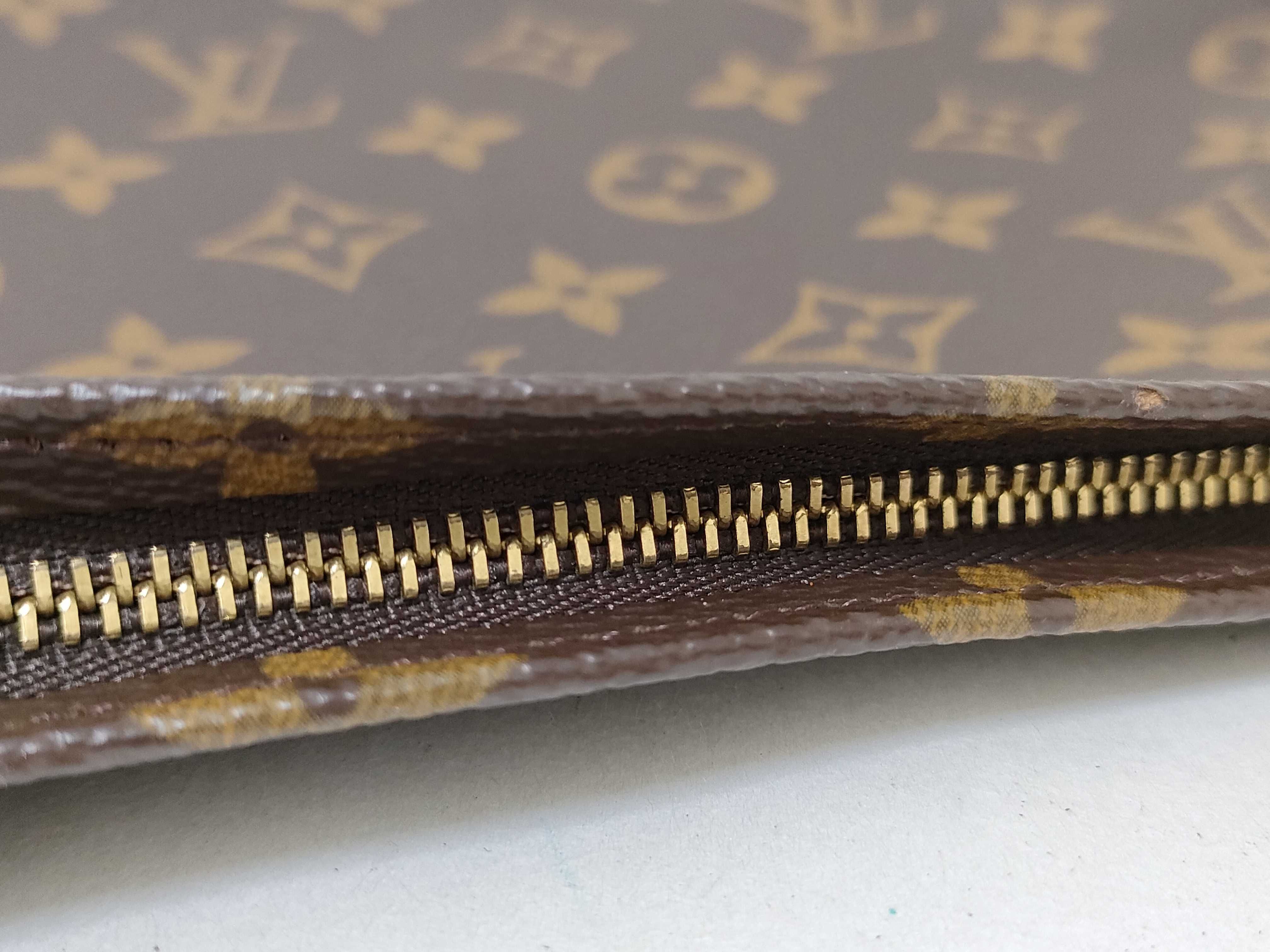 Monogram Louis Vuitton M47542 Pochette Toilette 26 Monogram Second Bag Clutch Bag Second Bag — view 5