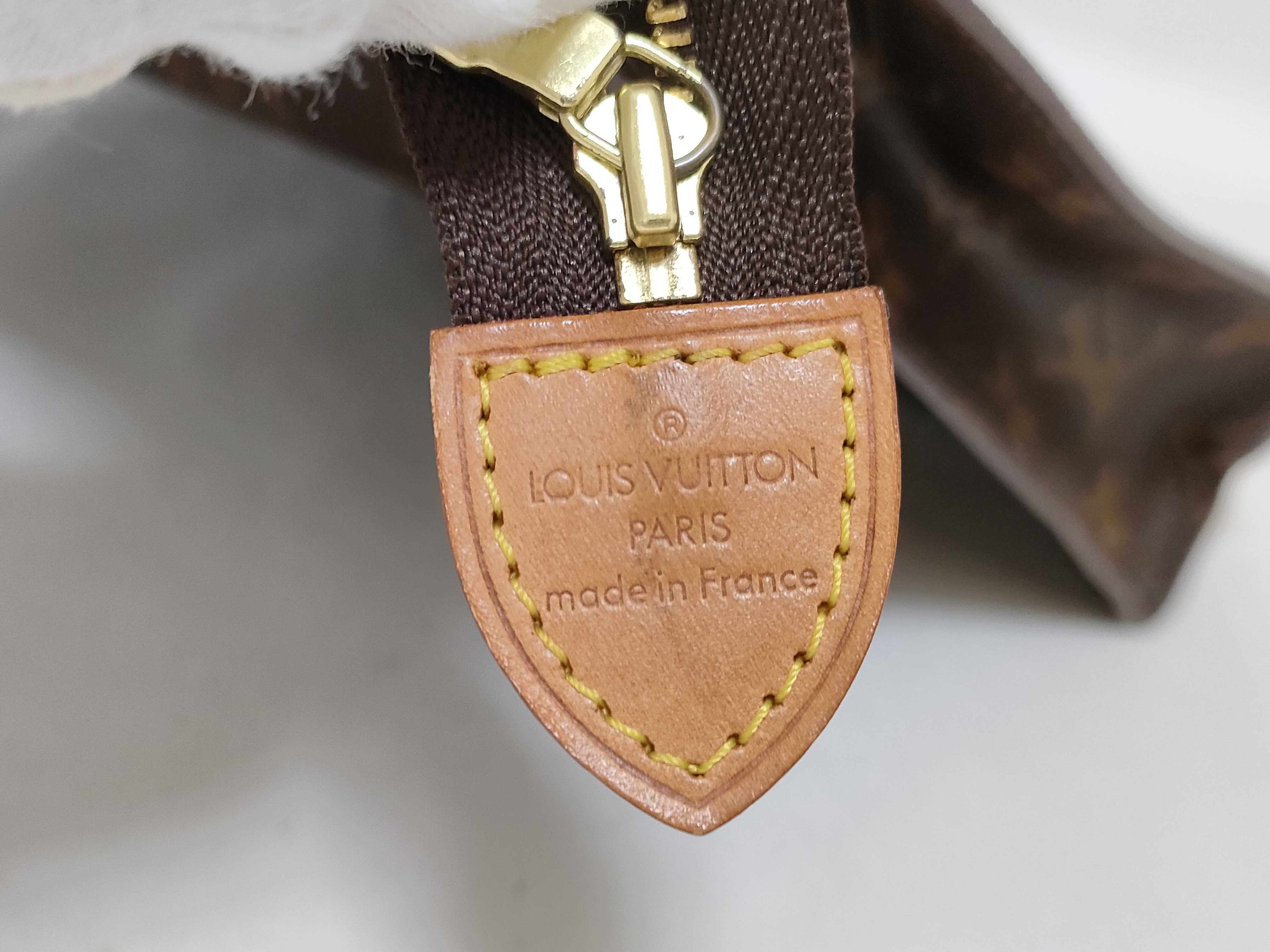 Monogram Louis Vuitton M47542 Pochette Toilette 26 Monogram Second Bag Clutch Bag Second Bag — view 8