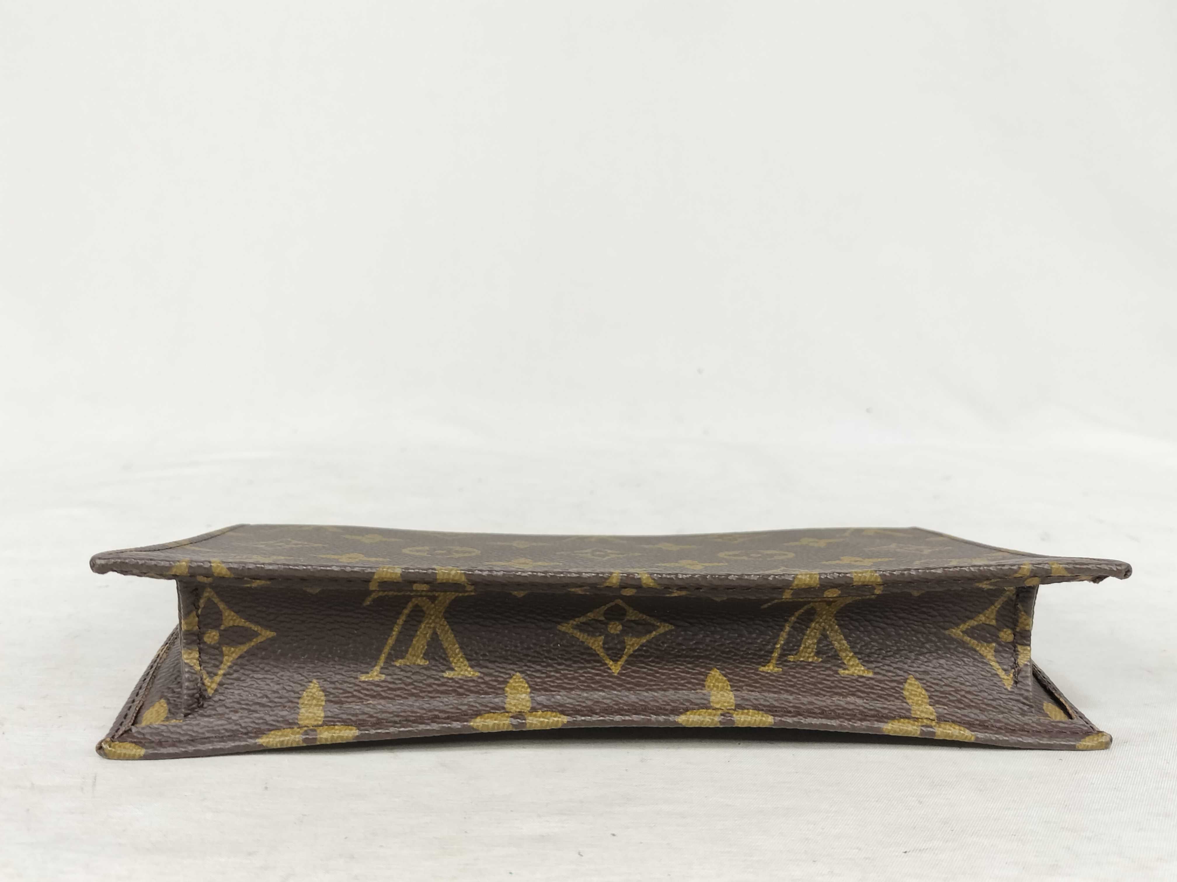 Monogram Louis Vuitton M51940 Pouch — view 4