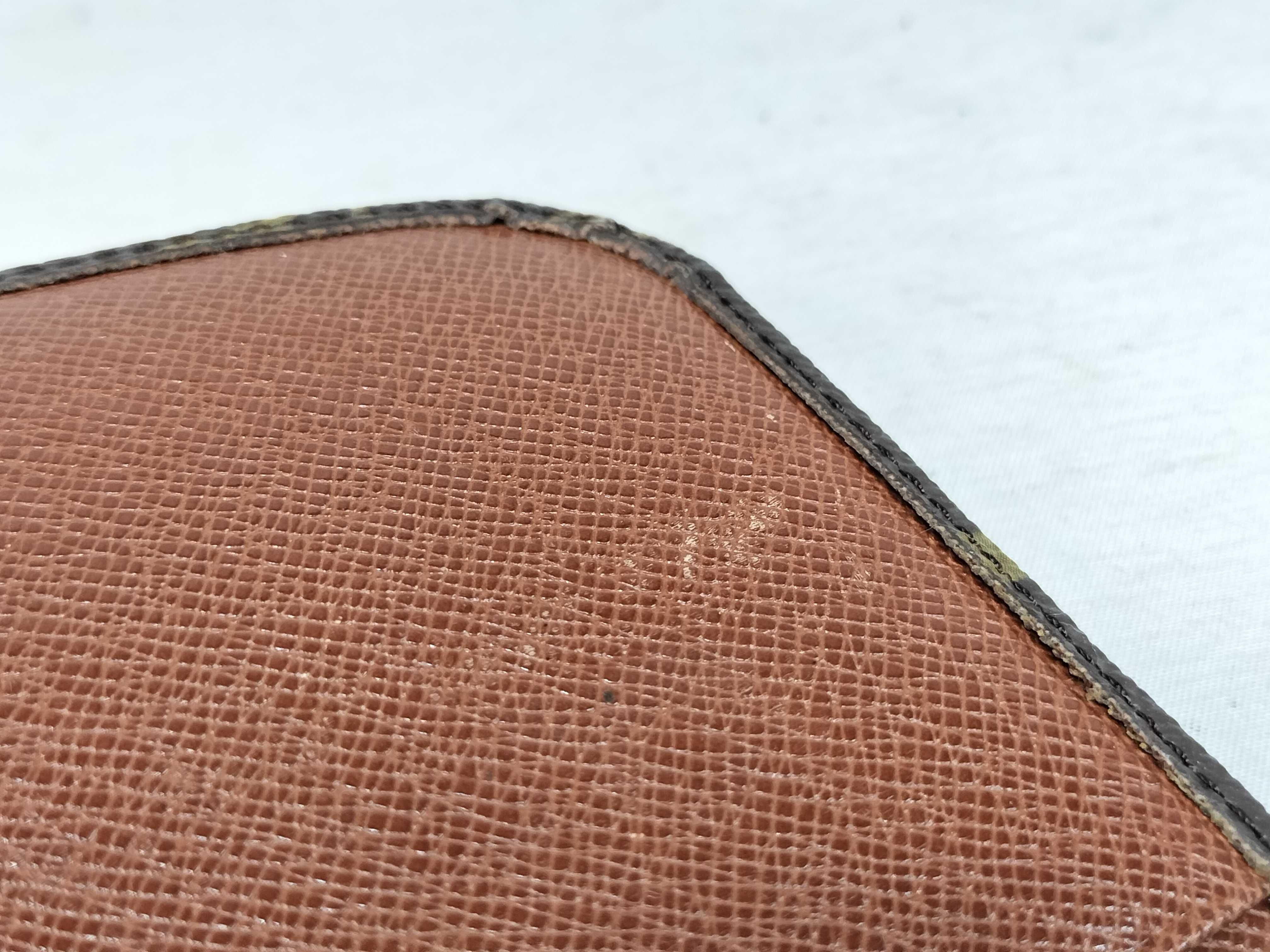 Monogram Louis Vuitton M51940 Pouch — view 10