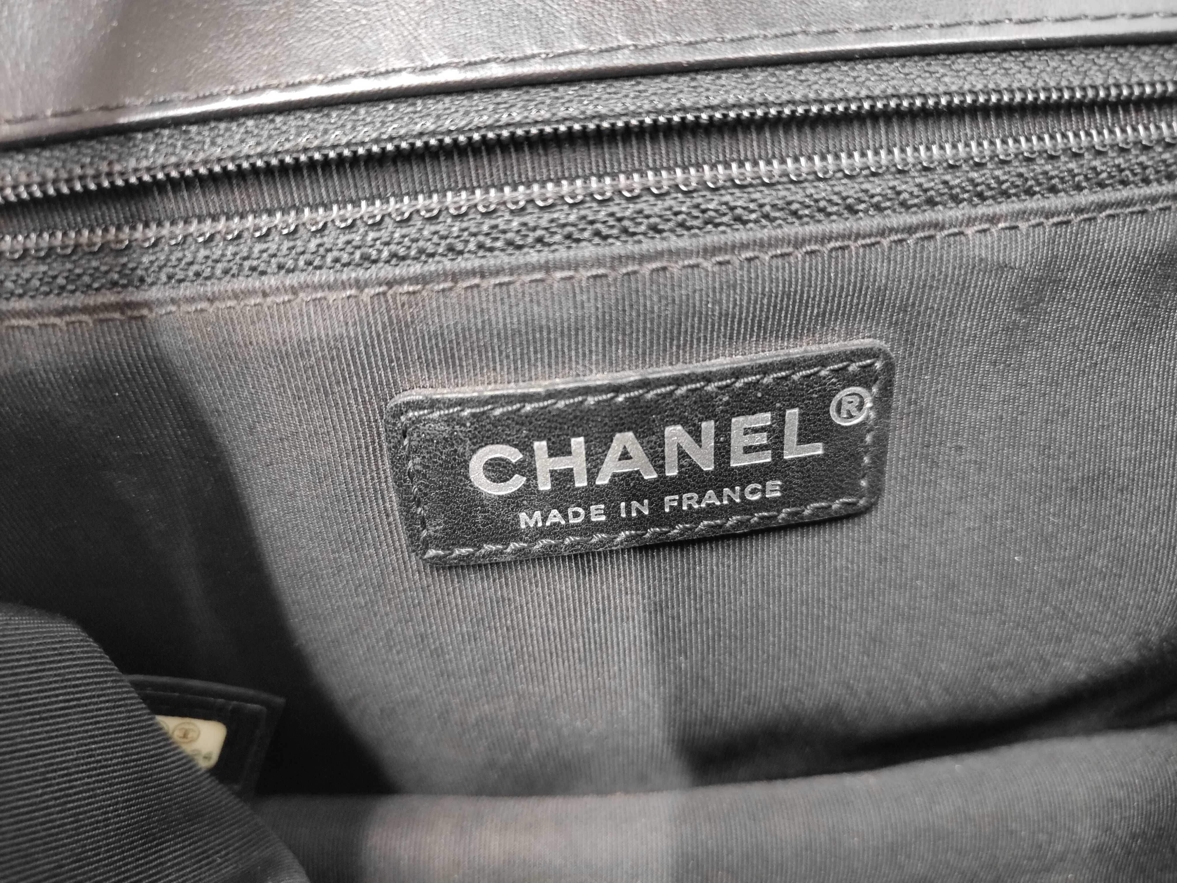Single Flap Top Handle Shoulder Bag (Serial Number 24664424) — view 10