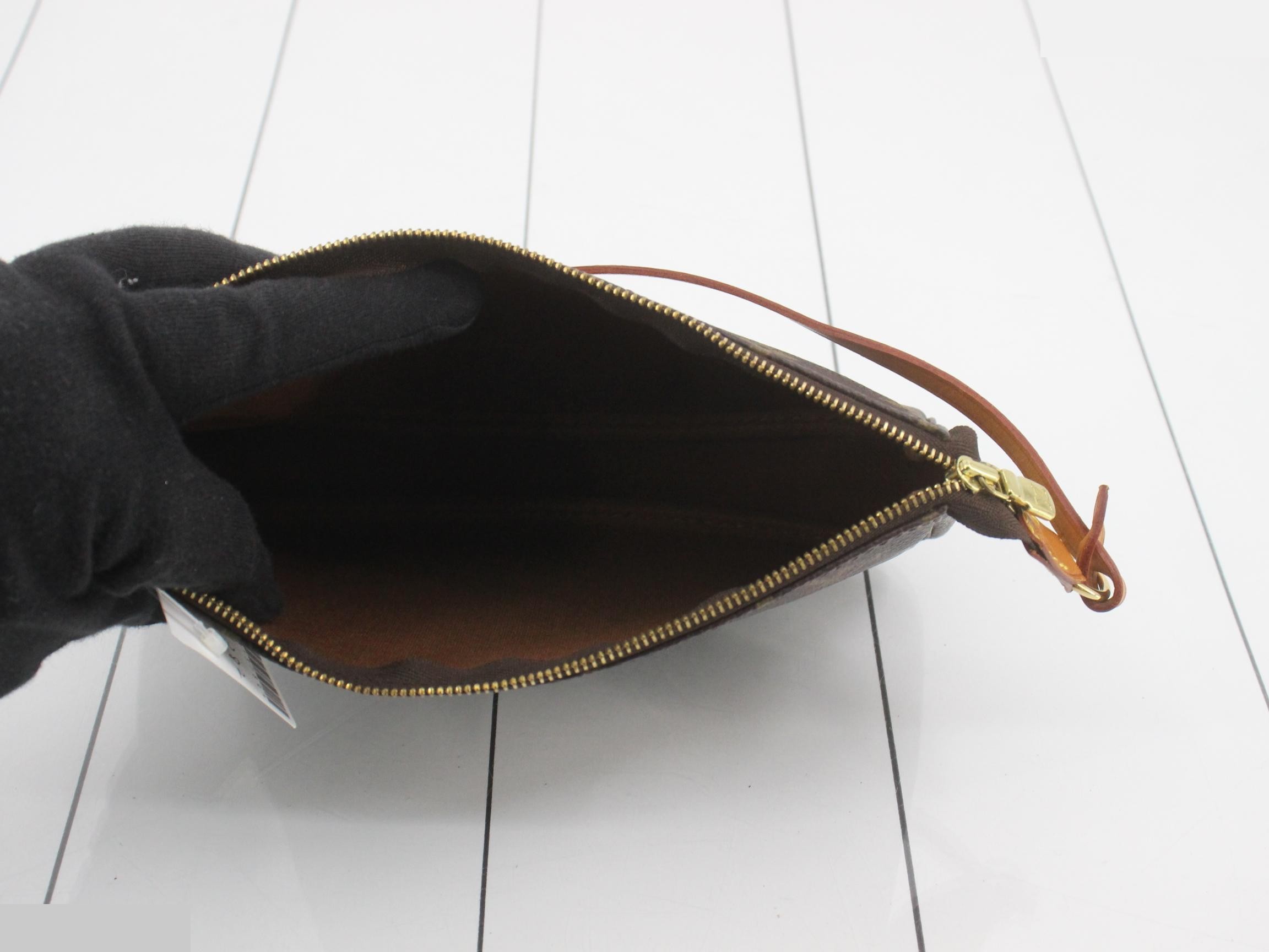 Pochette Accessoires One-Shoulder — view 4