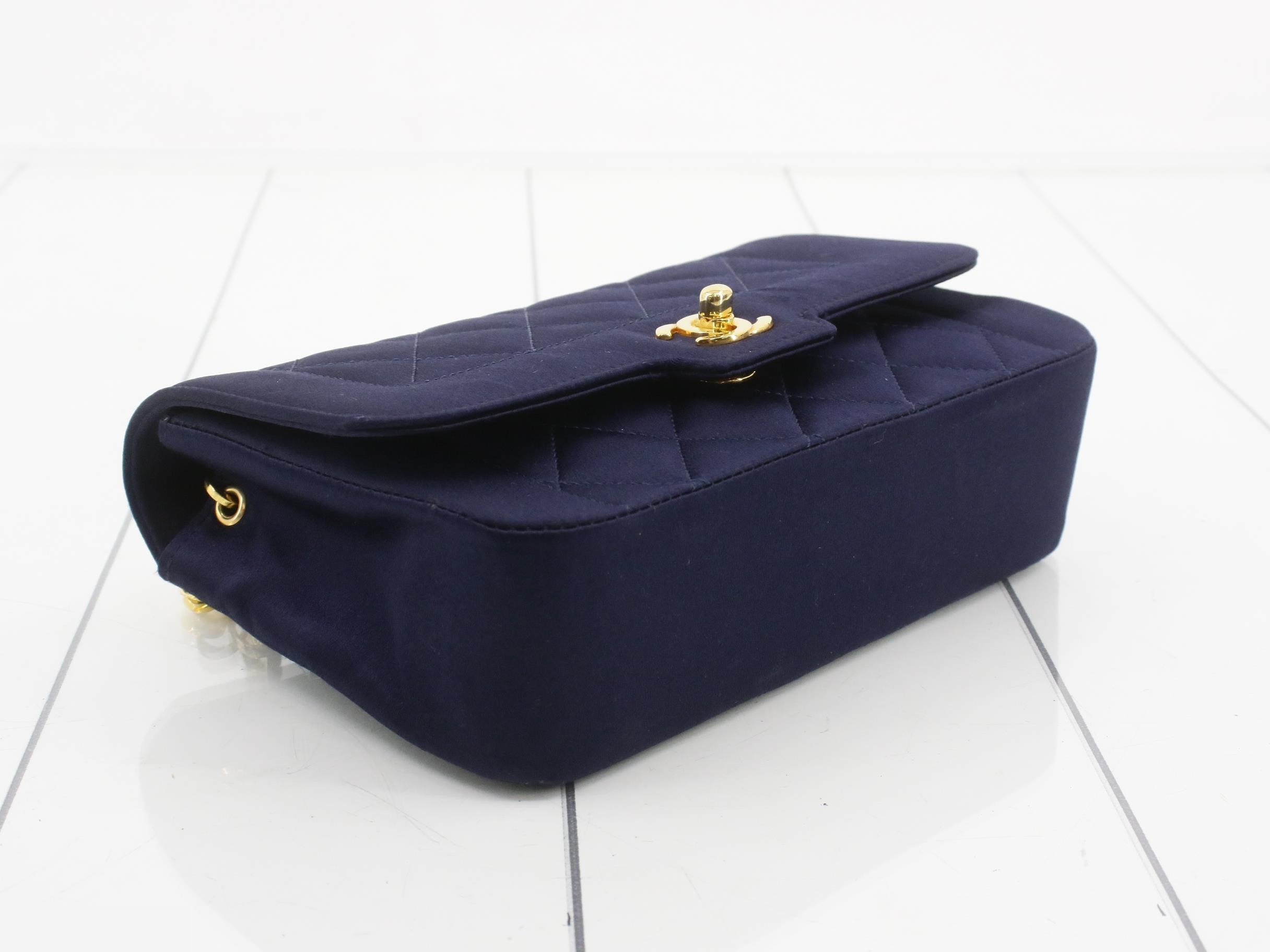 Matelasse Satin Navy Chain Shoulder No. 1 — view 5