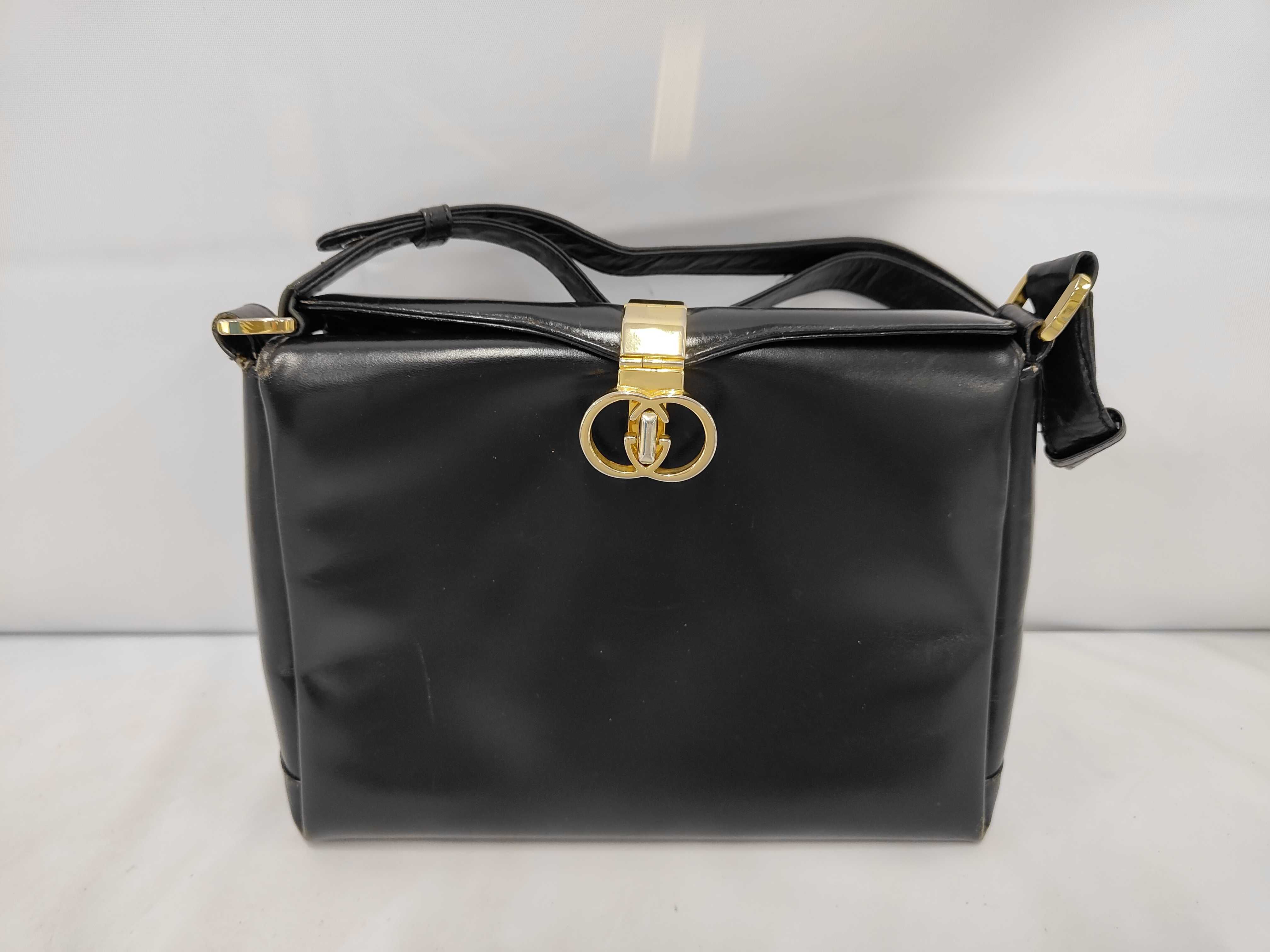 GG Interlocking Gold Hardware Black Leather Shoulder Bag
