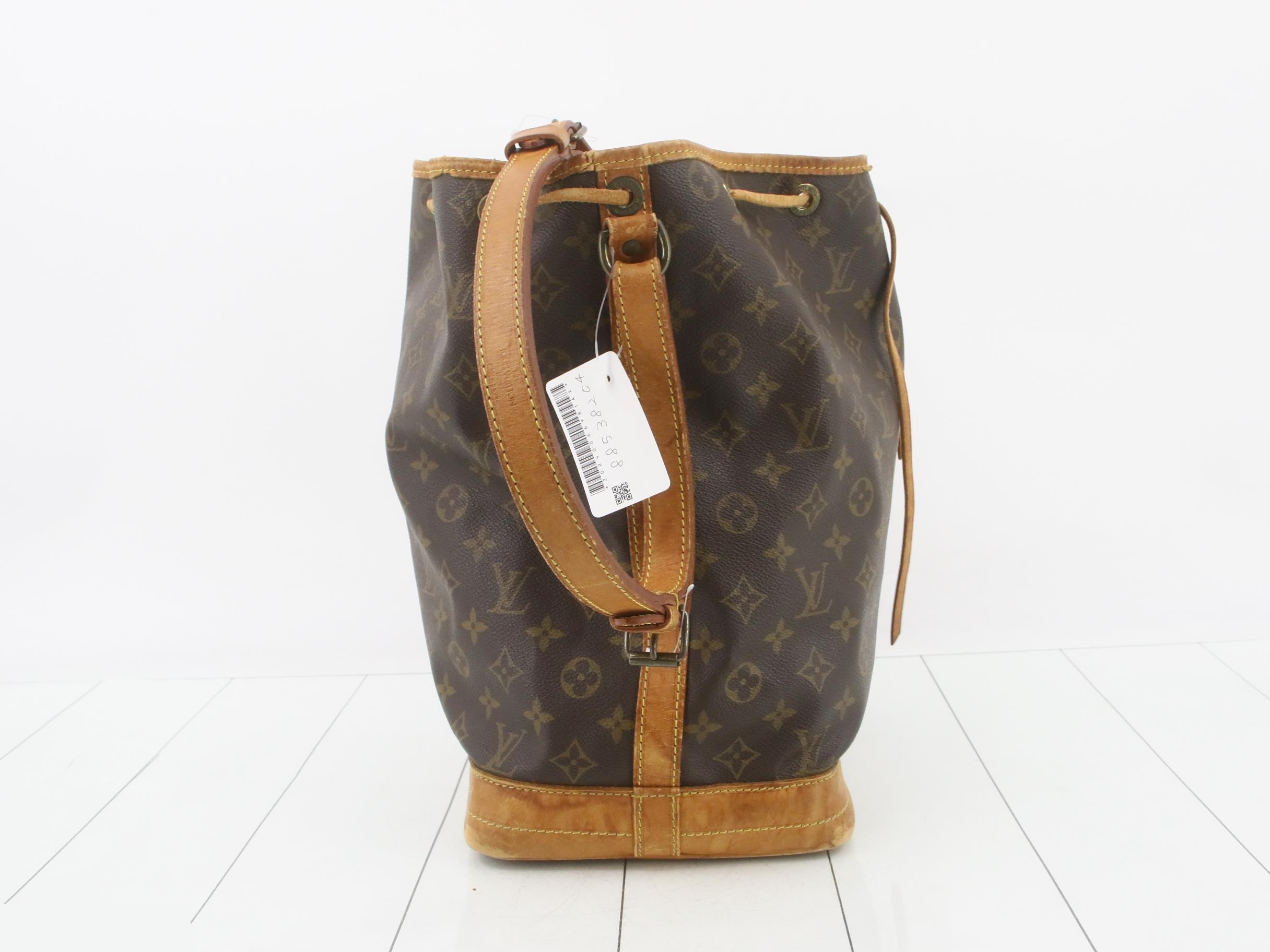 M42224 Noe Shoulder Bag — view 4