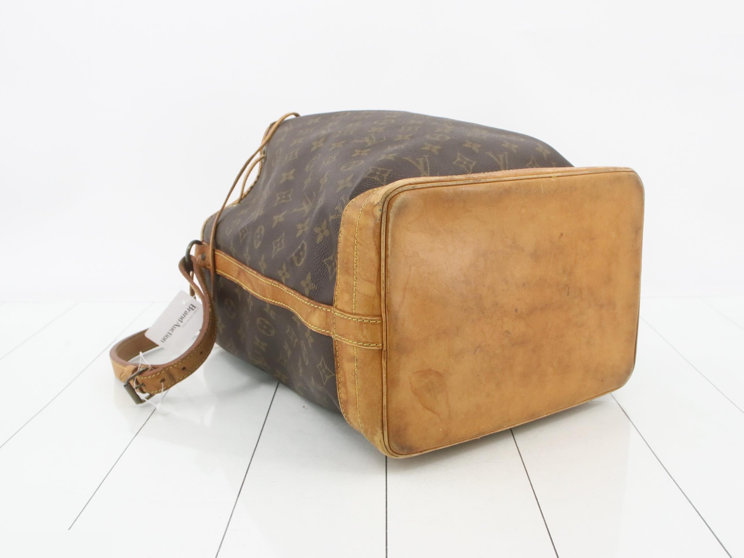 M42224 Noe Shoulder Bag — view 5