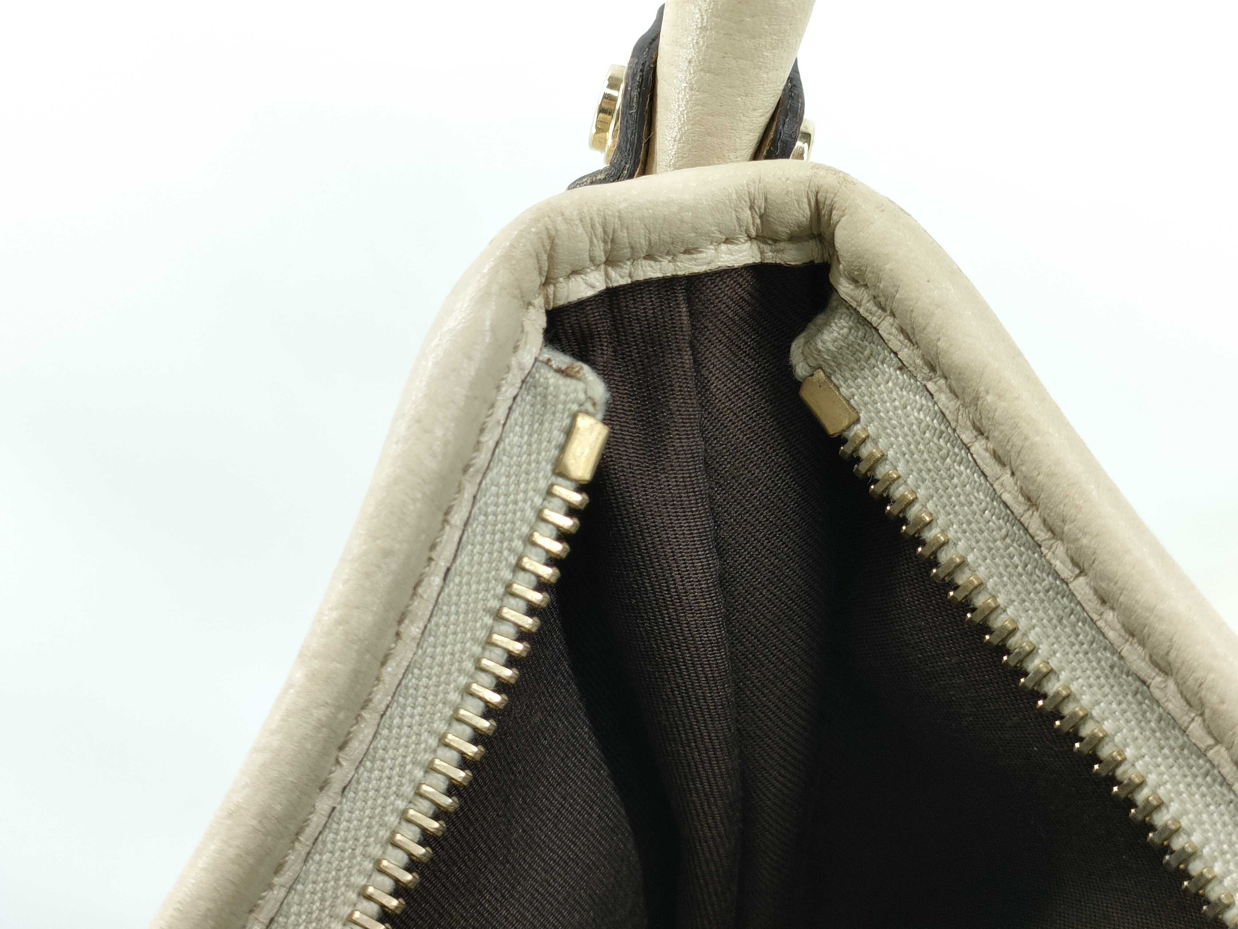 GG Canvas Gucci Shoulder Bag — view 12