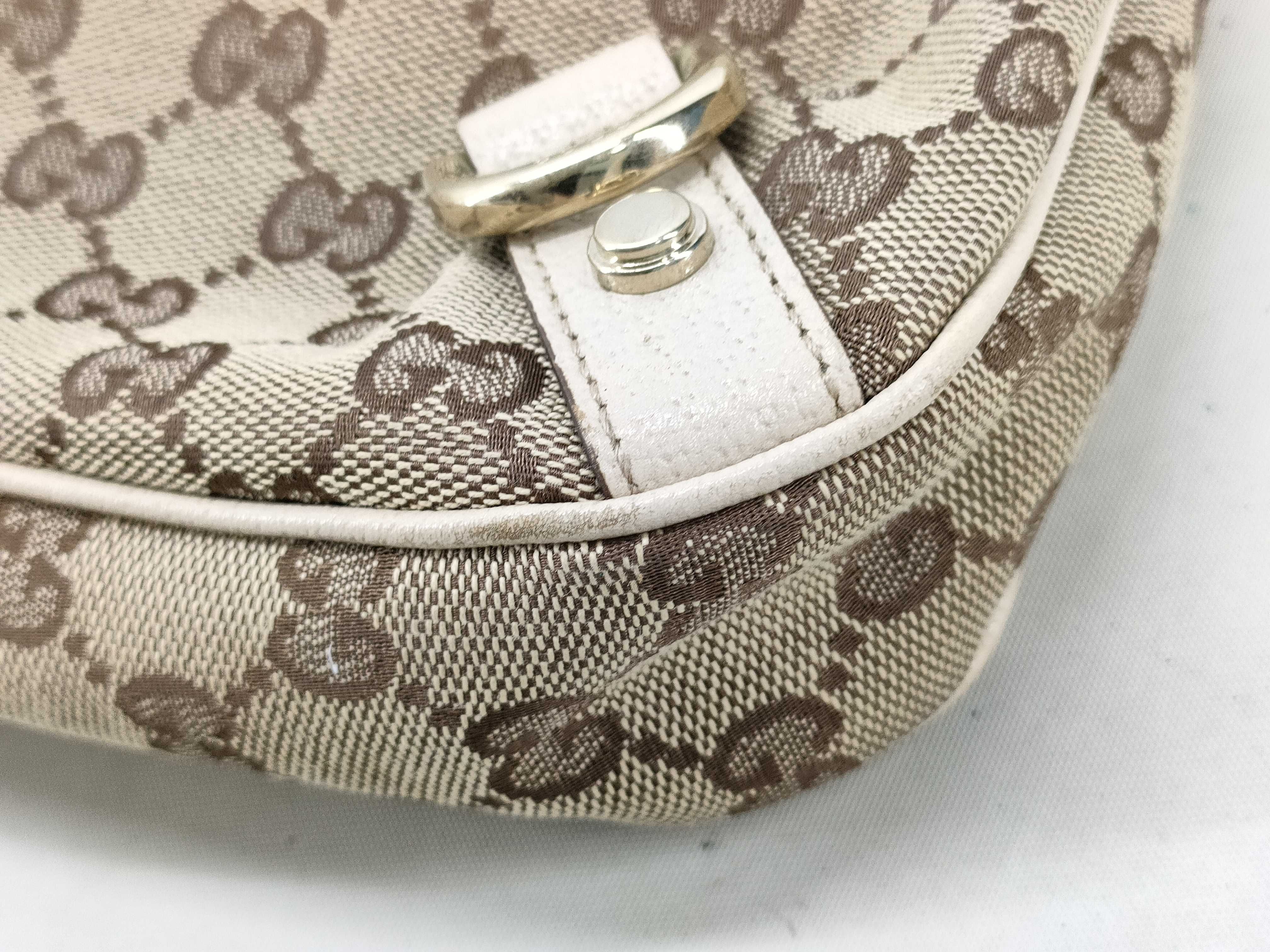 GG Canvas Gucci Shoulder Bag — view 4