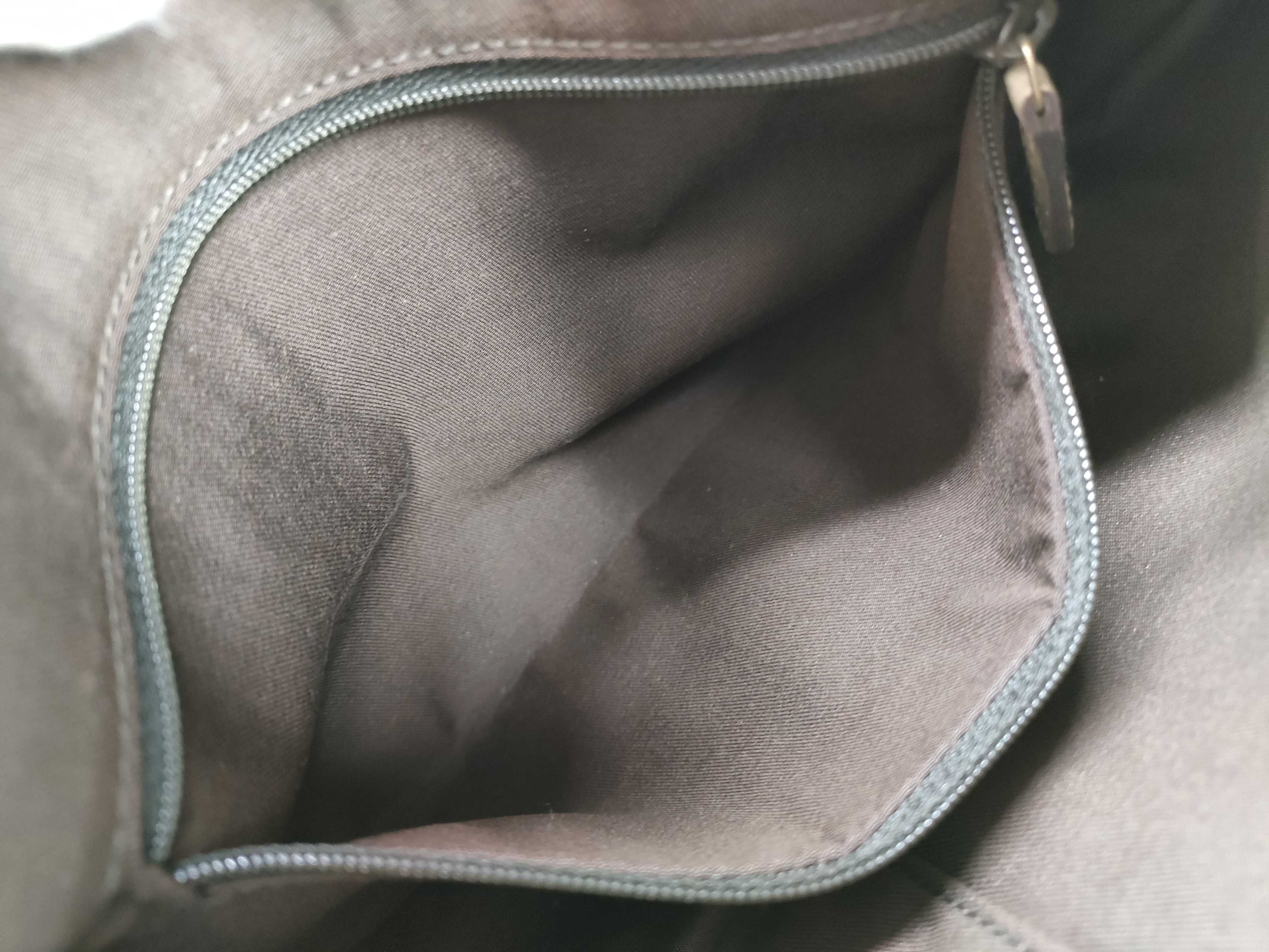 GG Canvas Gucci Shoulder Bag — view 10