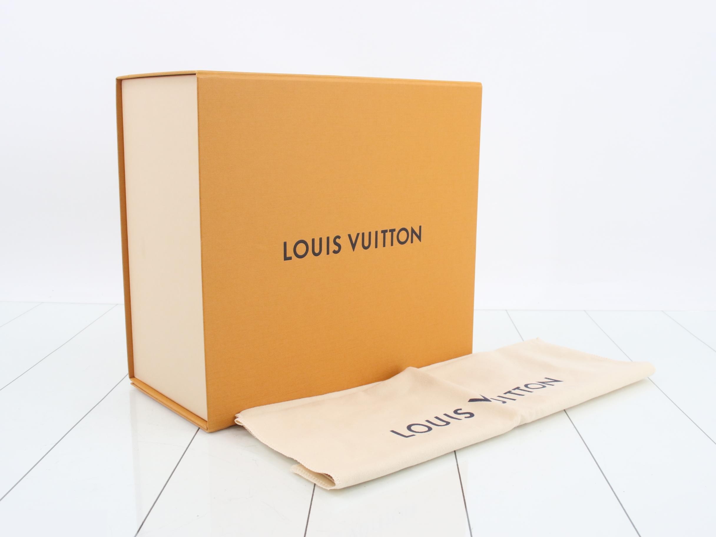 2005 M40007 Monogram Popincourt with pouch — view 7