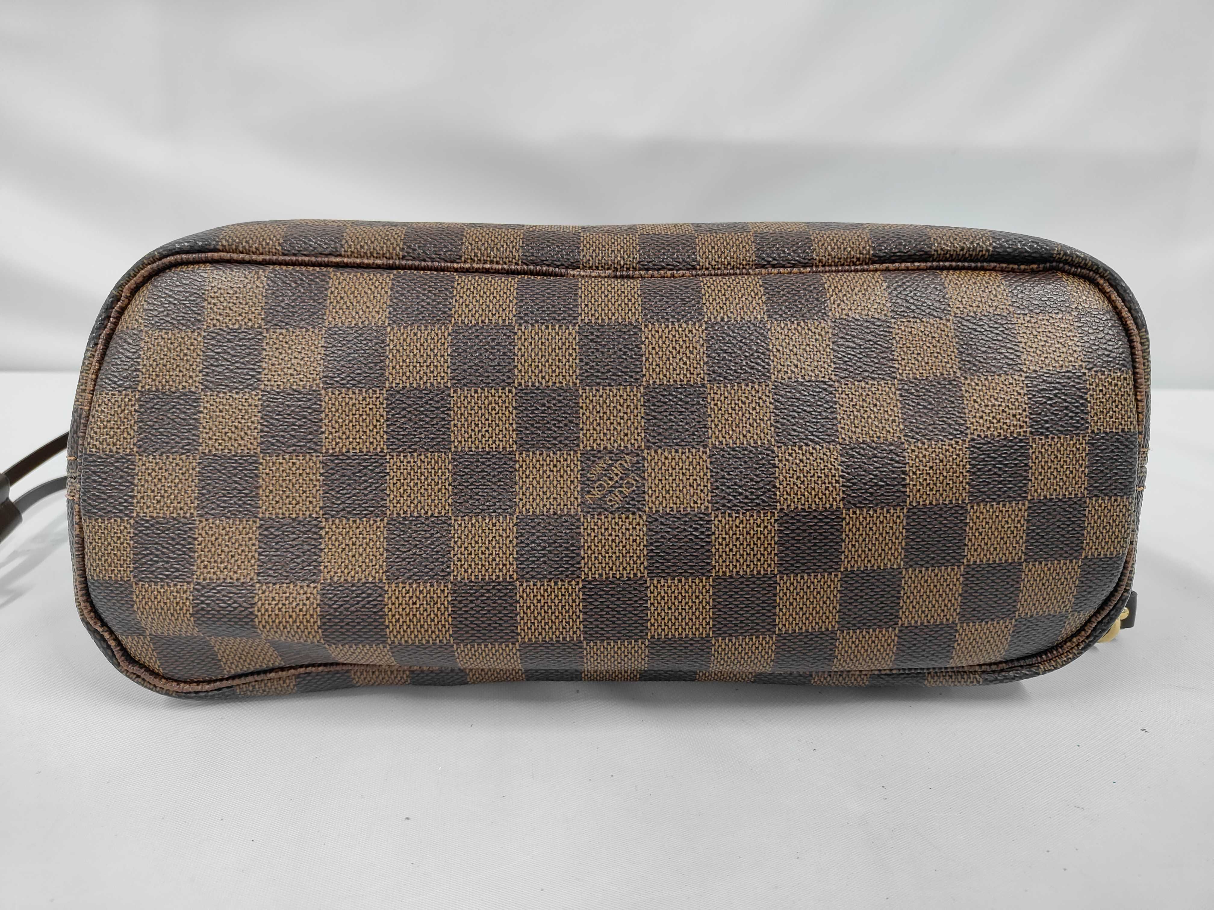 Damier N41358 Neverfull MM Shoulder Bag — view 3