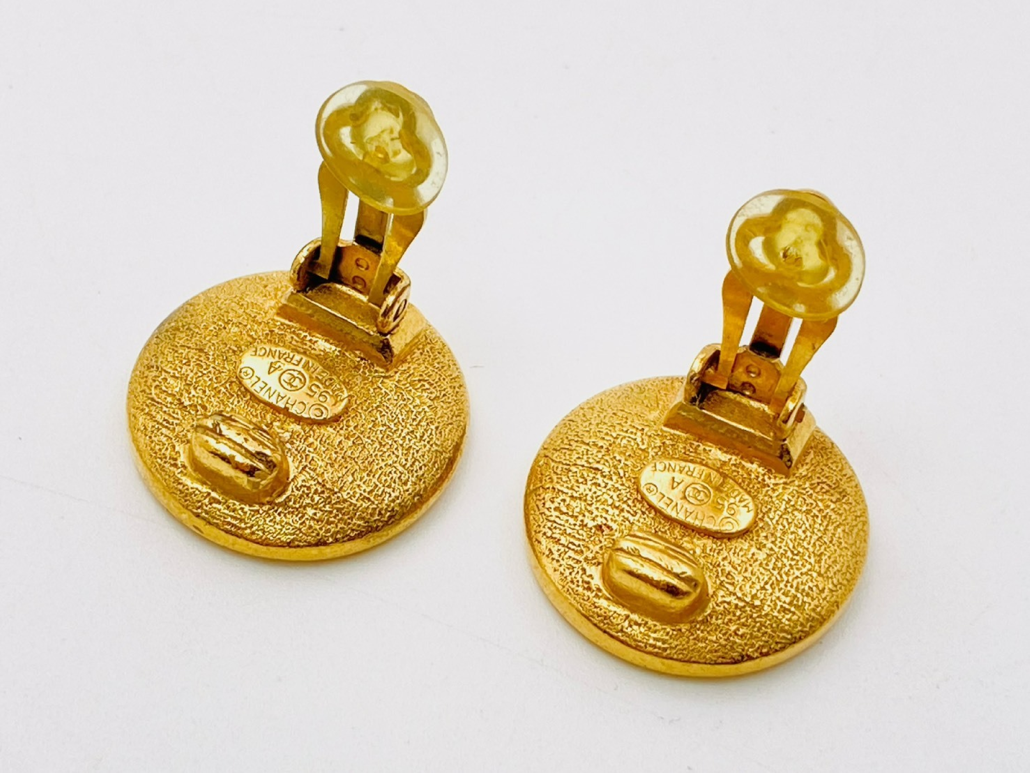 Coco Mark Round Earrings 95A Gold Earrings — view 3