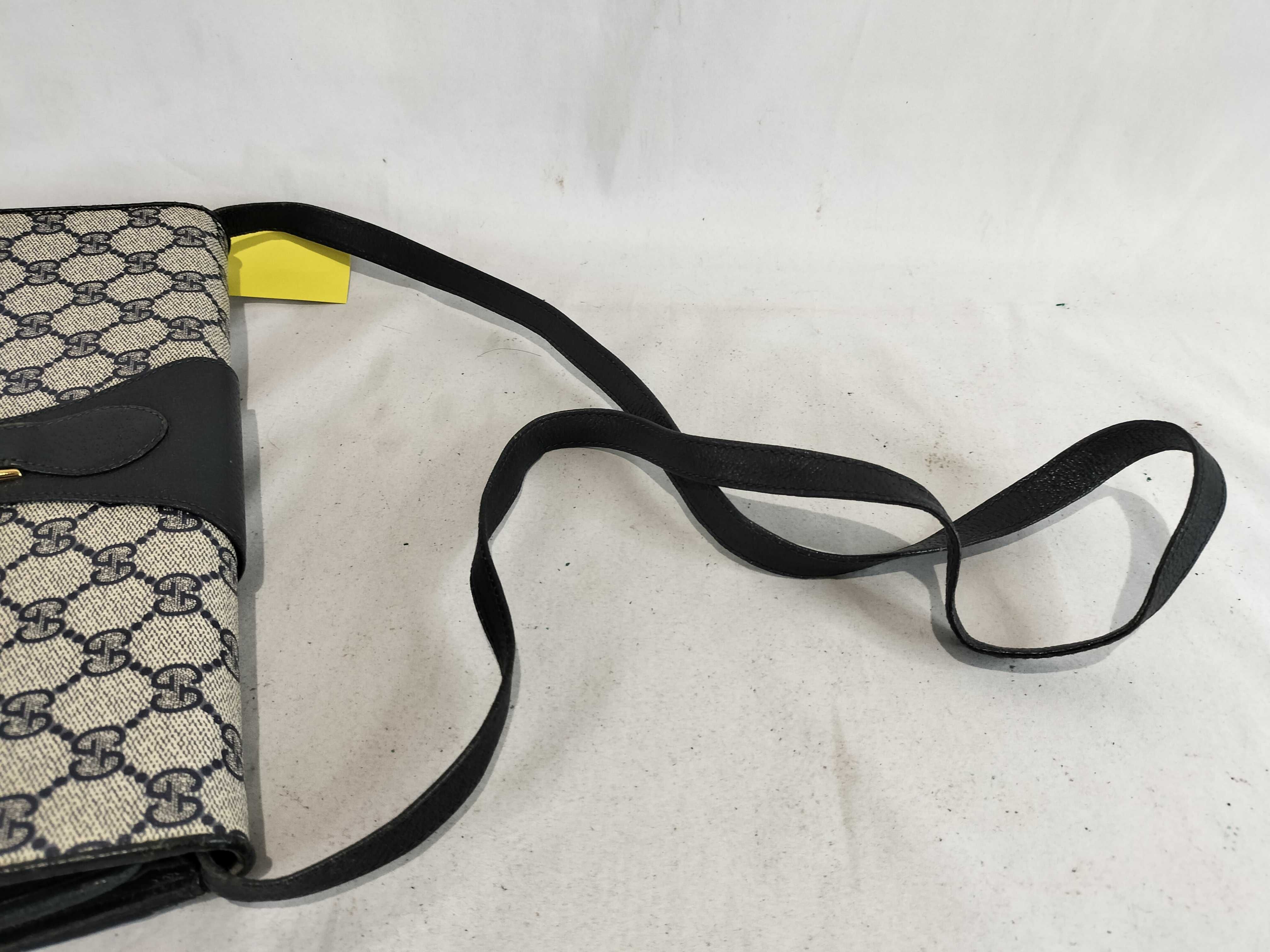 GG Supreme Old Gucci Shoulder Bag 94 02 050 Shoulder Bag — view 3