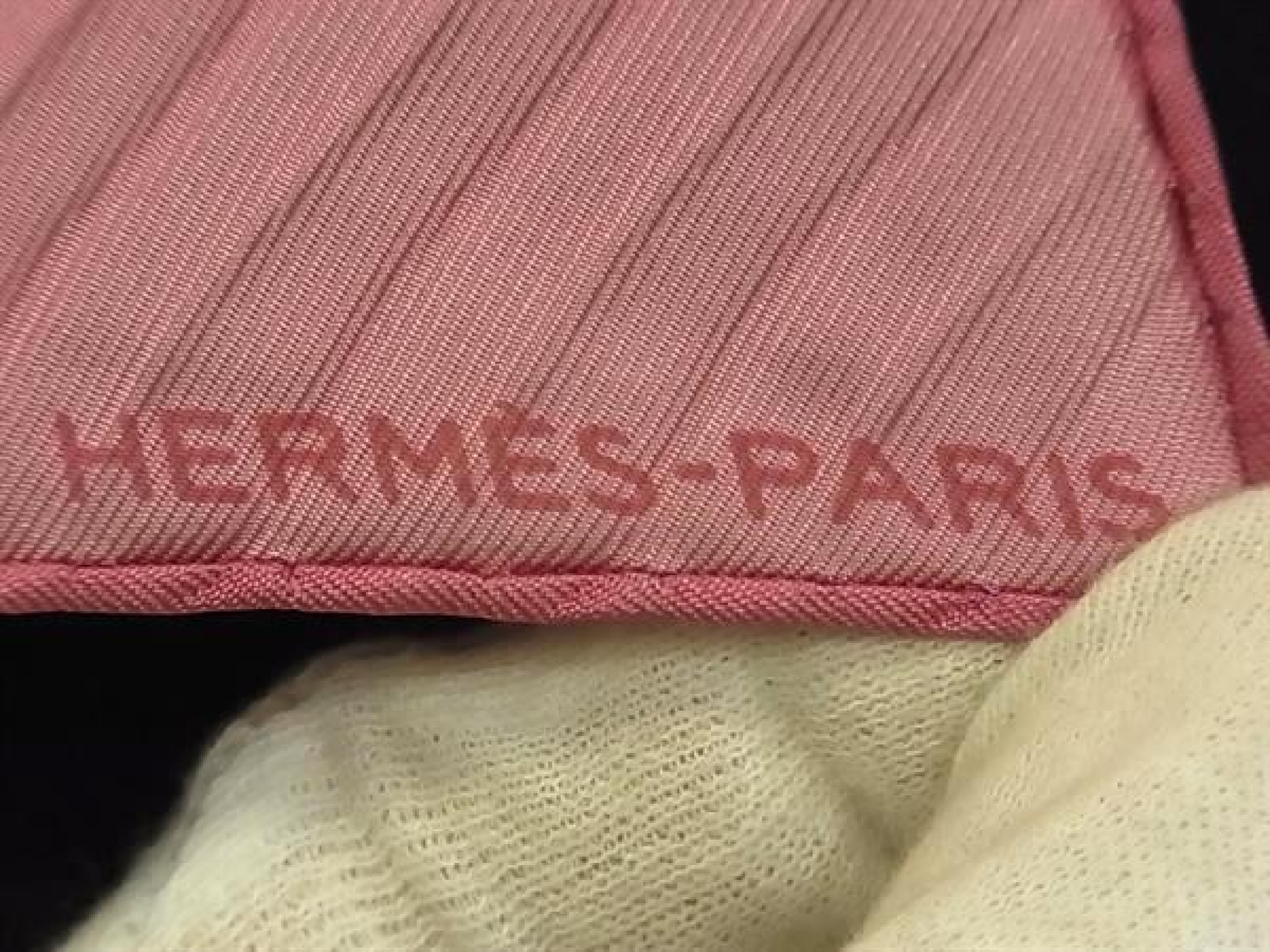 Carre Plise Pleated Carre 100% Silk Scarf Stole Women's Pink BQ5903 Other Accessories — view 4