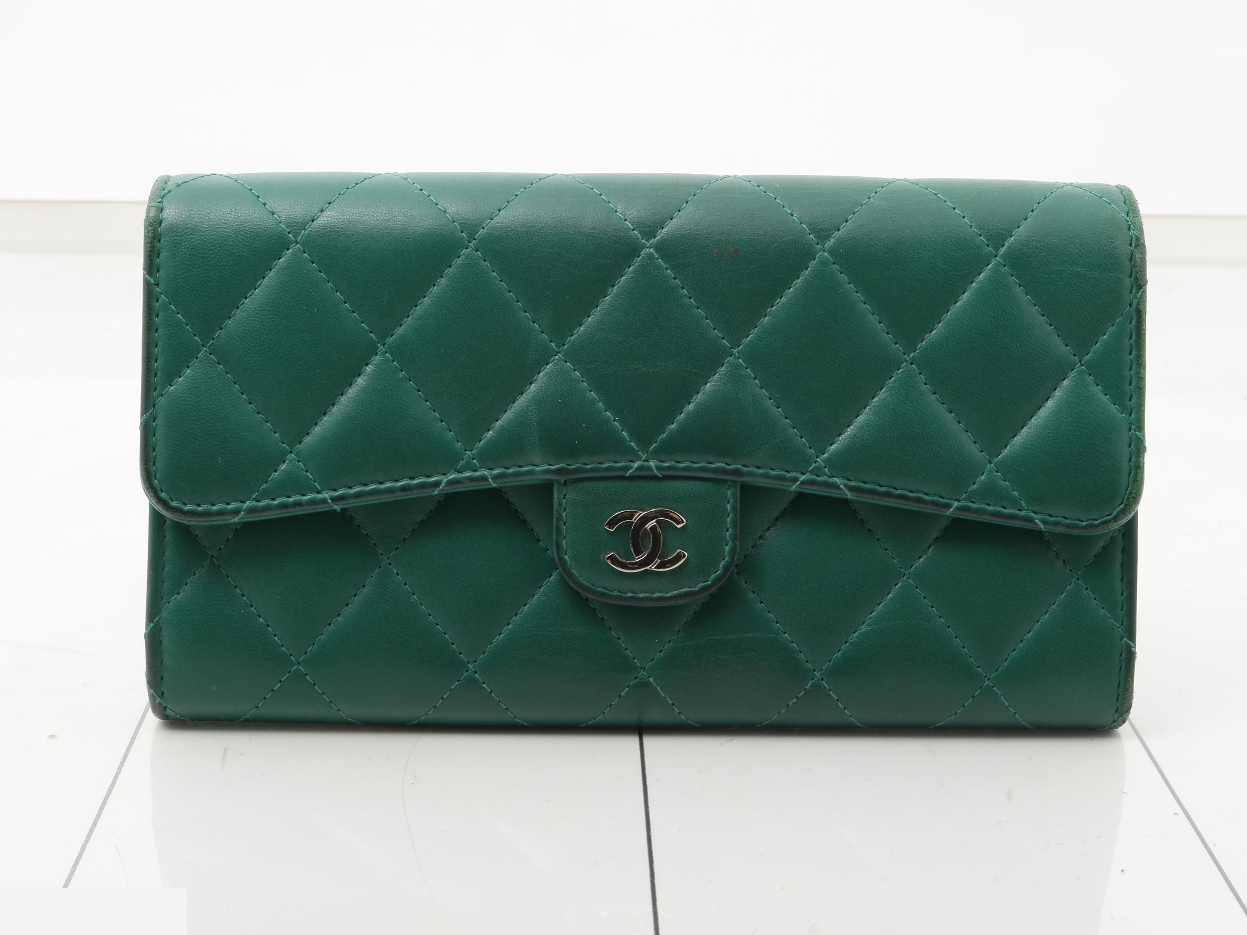 Matelassé Lambskin Coco Mark Bi-fold Long Wallet, Green