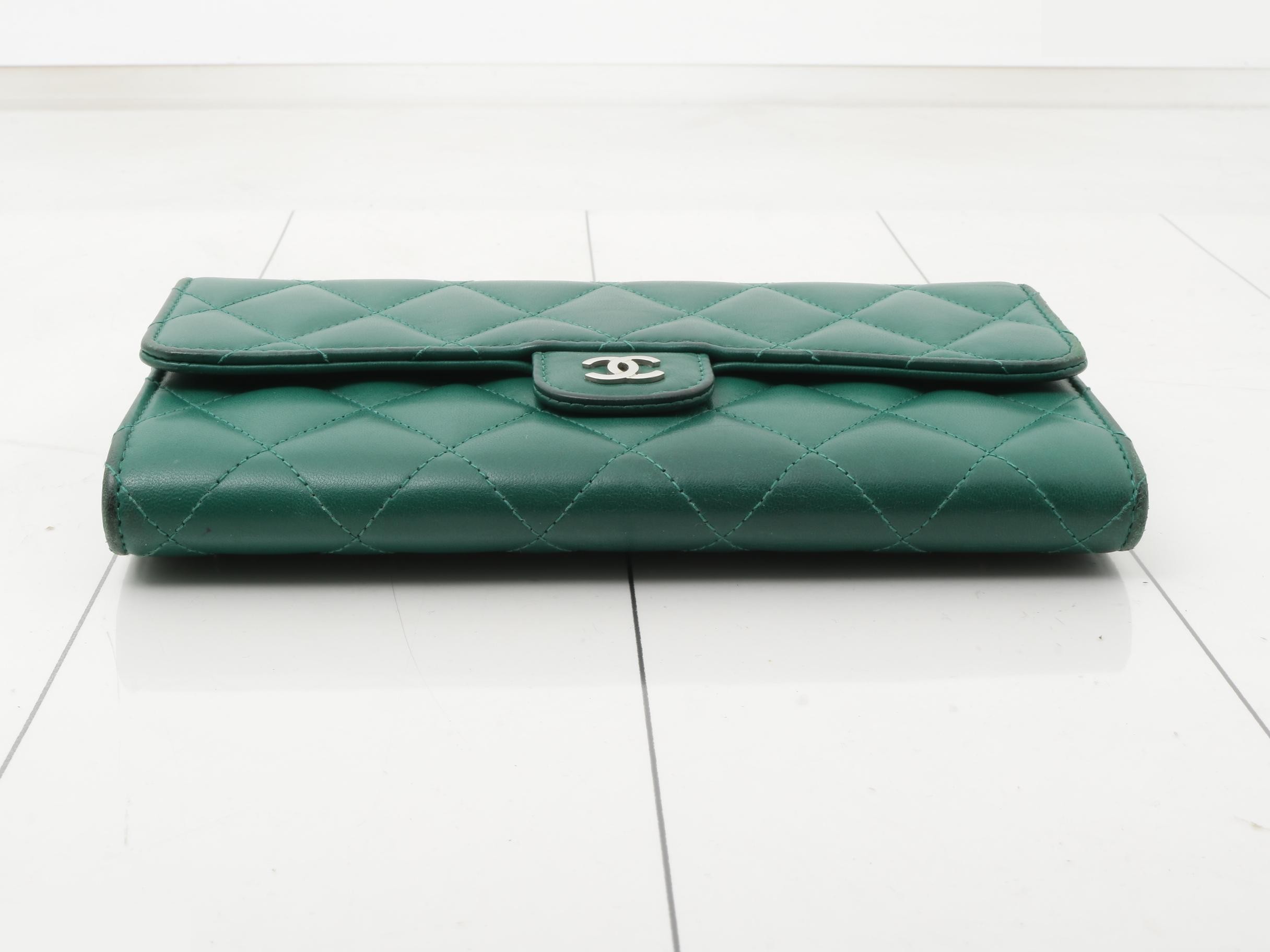 Matelassé Lambskin Coco Mark Bi-fold Long Wallet, Green — view 3