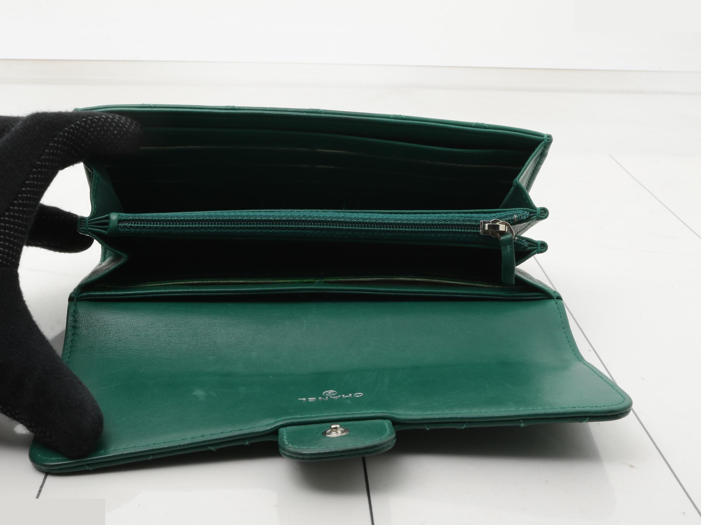Matelassé Lambskin Coco Mark Bi-fold Long Wallet, Green — view 4