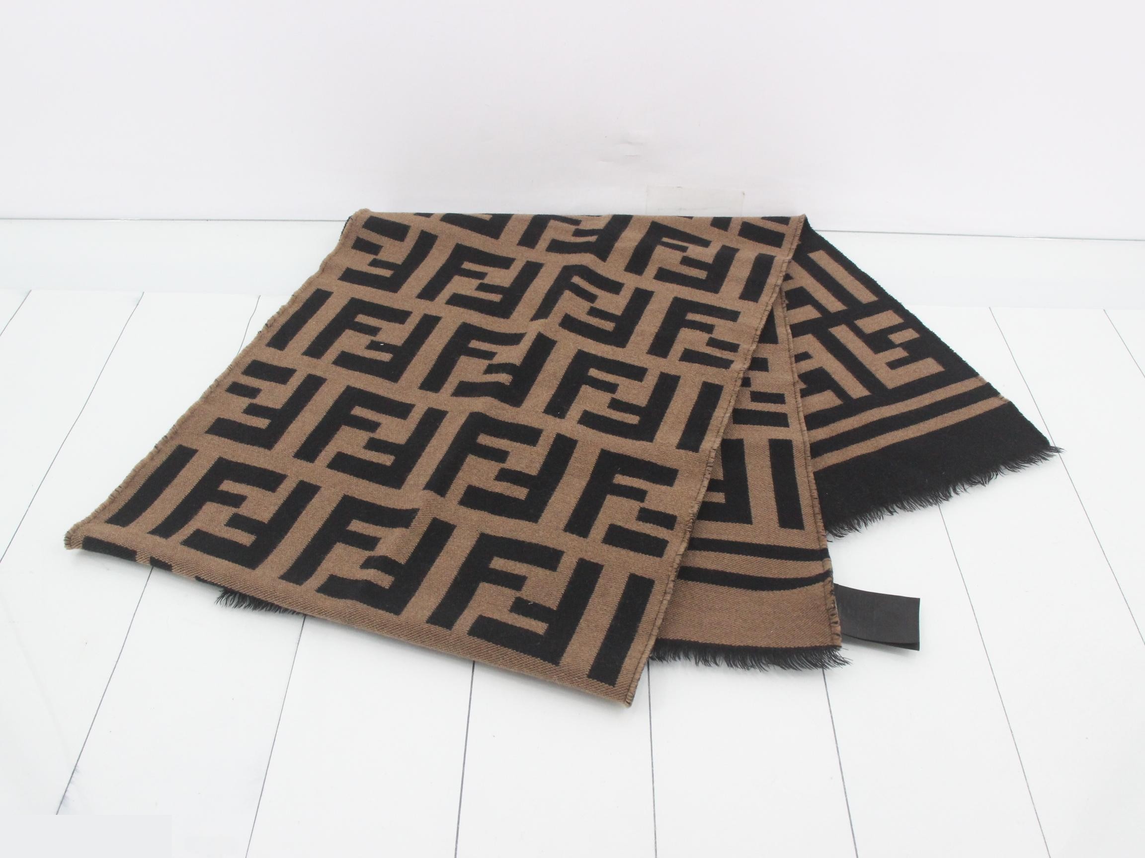 ZUCCA scarf with tag — view 3