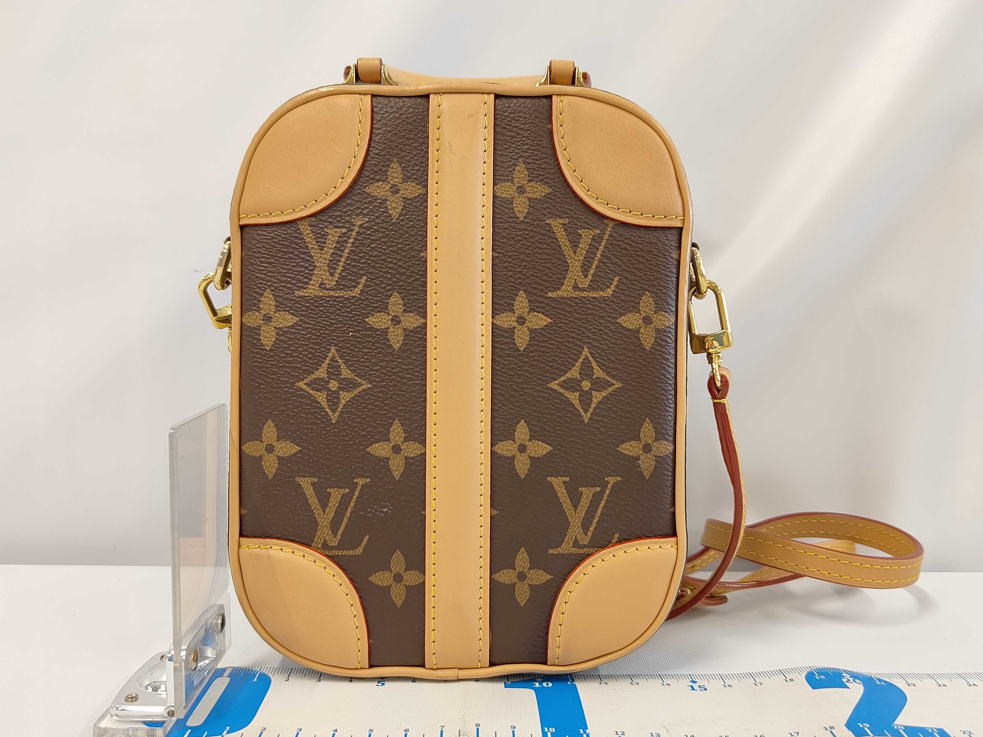 Vertical Camera Bag M68623 Shoulder Bag — view 2