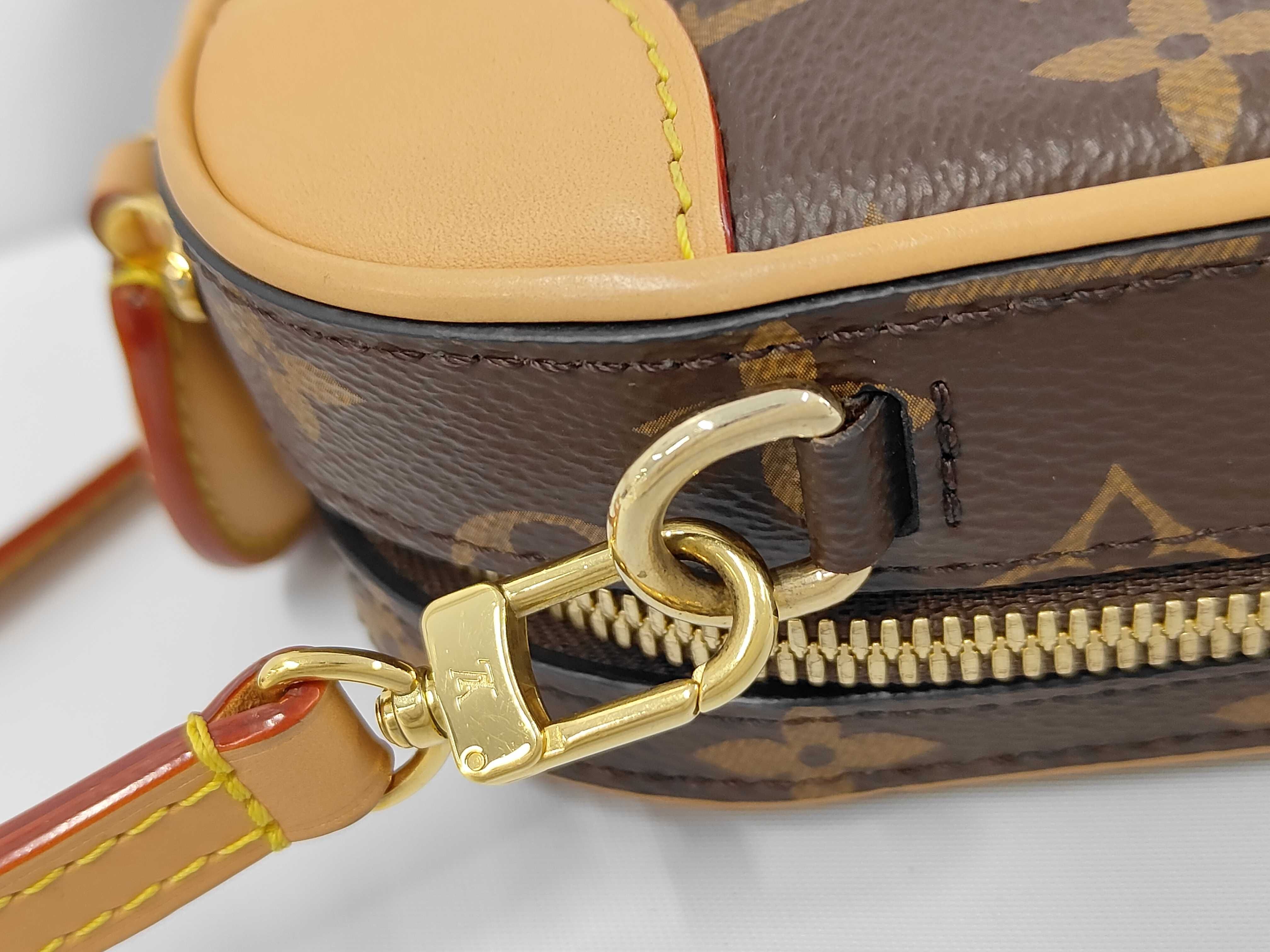 Vertical Camera Bag M68623 Shoulder Bag — view 6