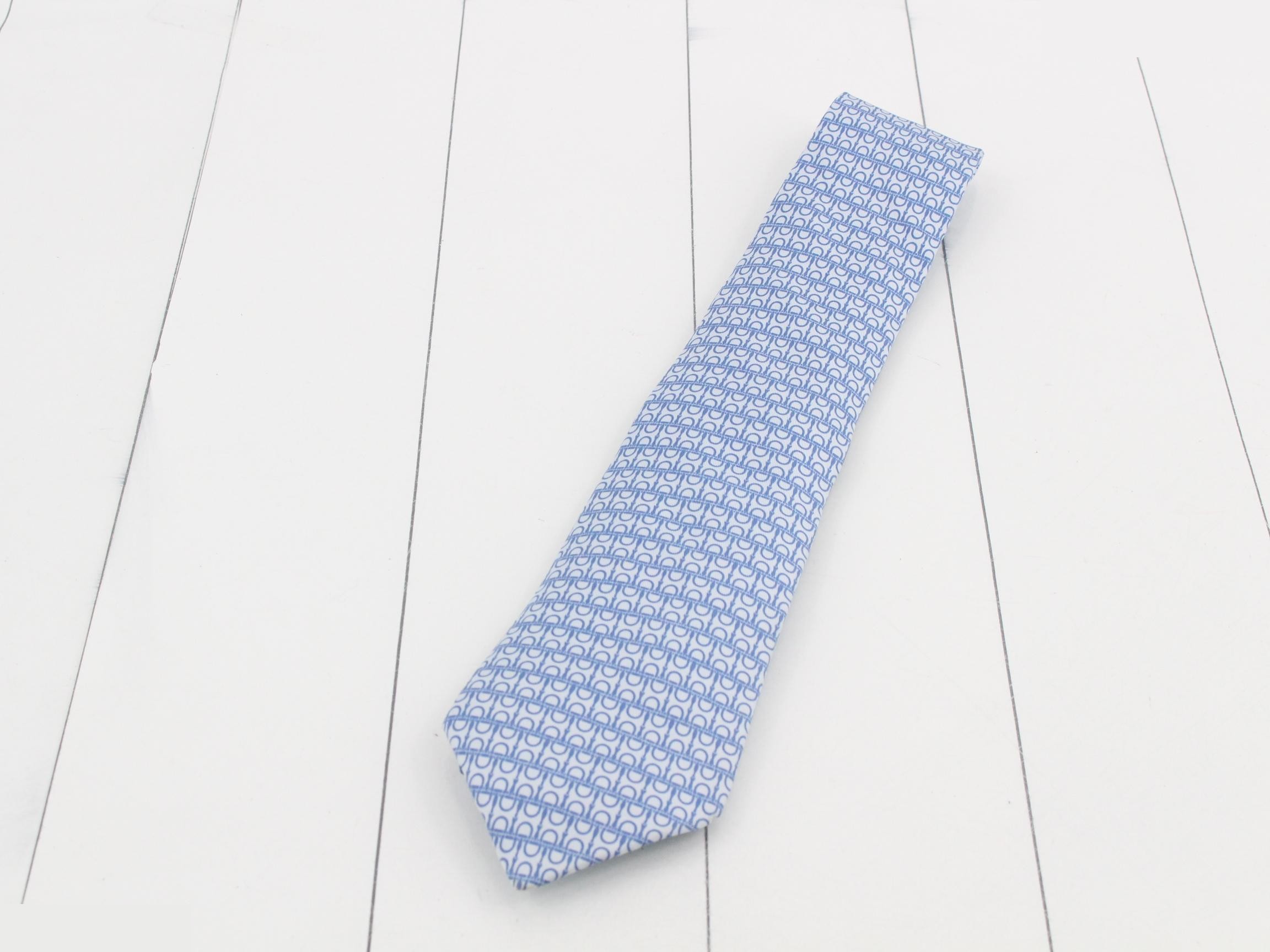Silk tie