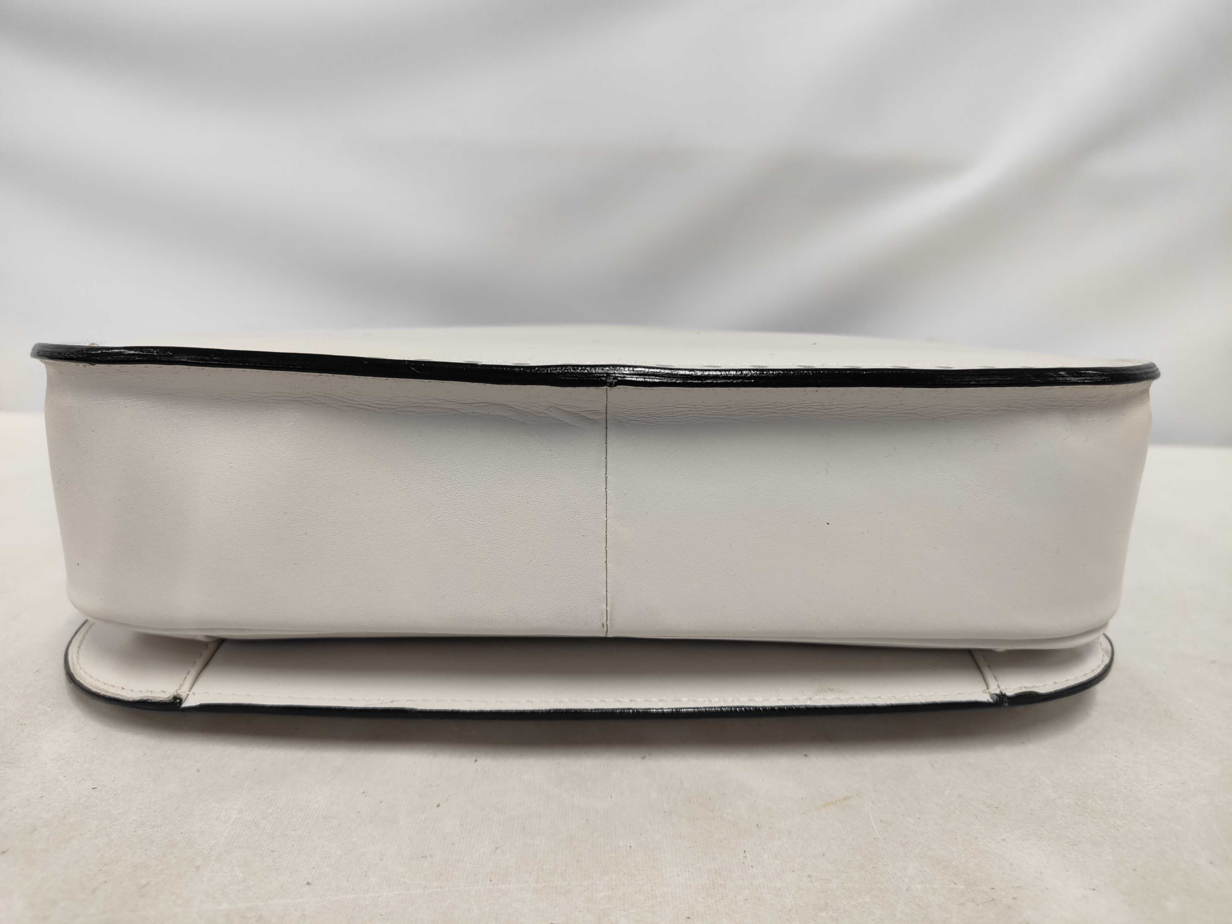 YVESSAINTLAURENT White Leather Shoulder Bag Handbag — view 4