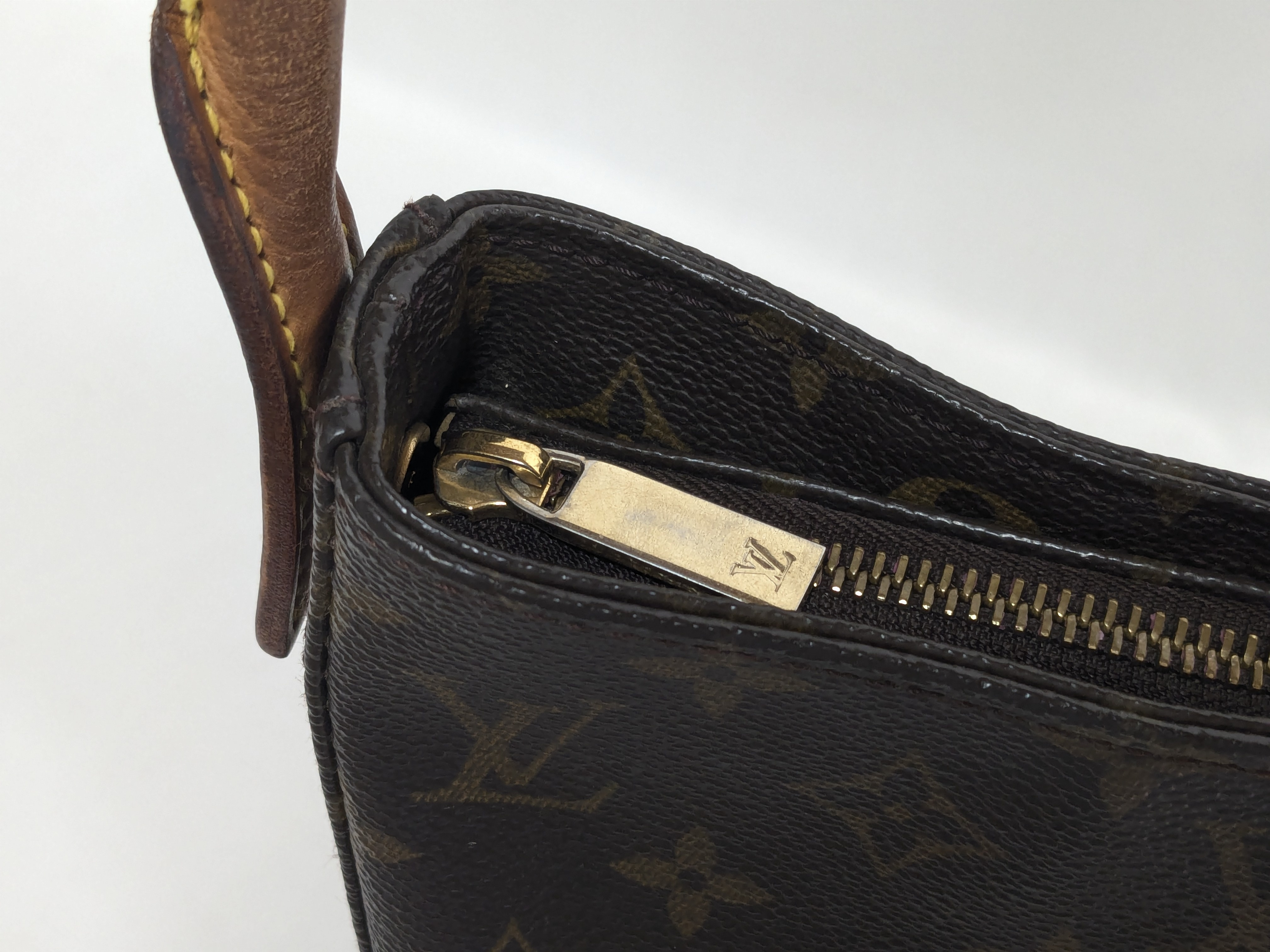 LV Monogram Looping GM Shoulder Bag — view 6