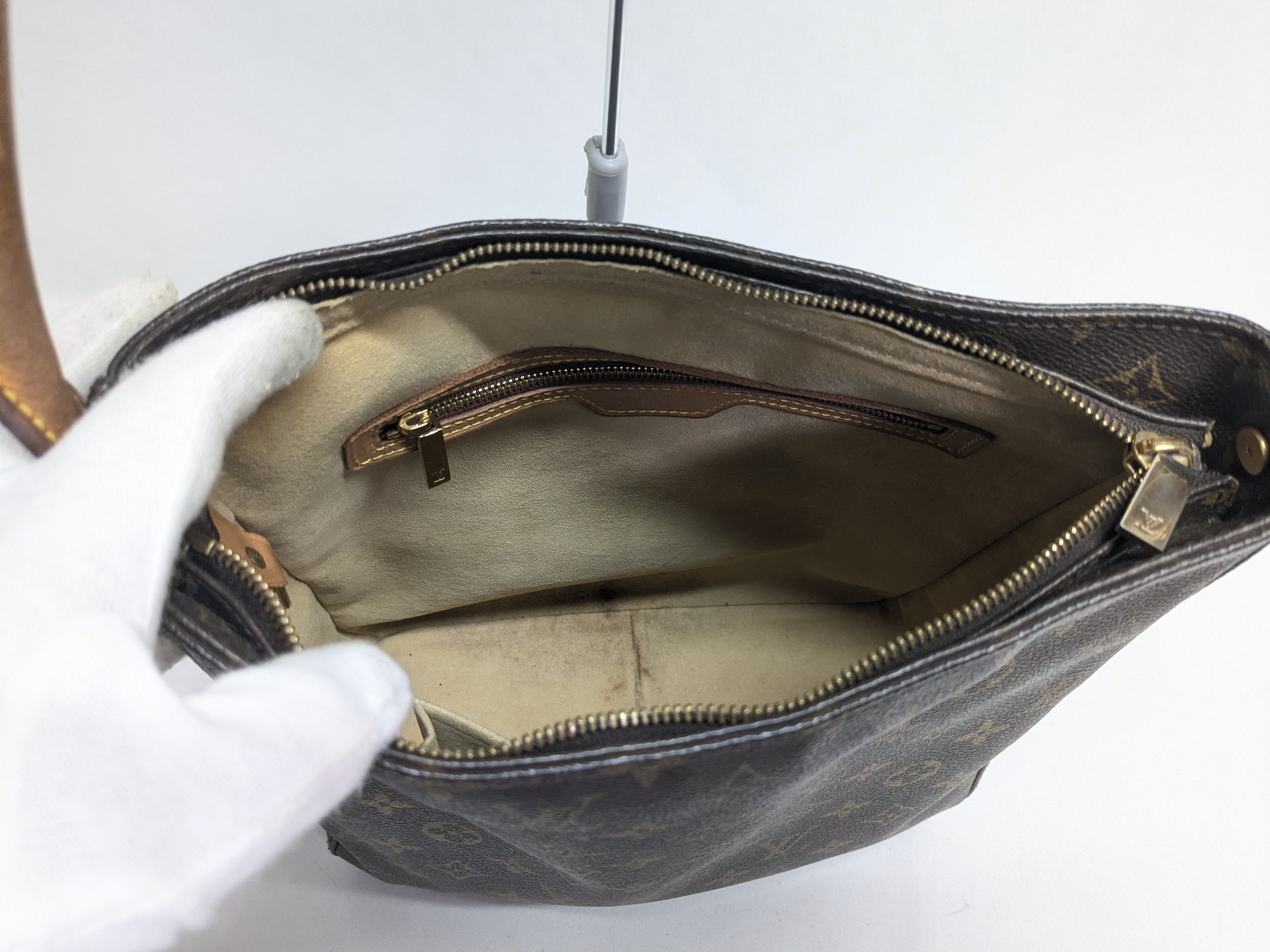 LV Monogram Looping GM Shoulder Bag — view 7