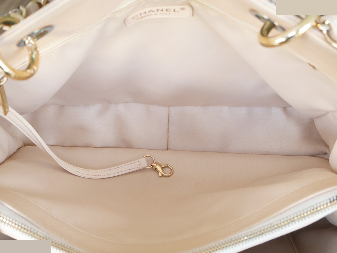 Caviar Skin GST Chain Tote Bag, Beige — view 11