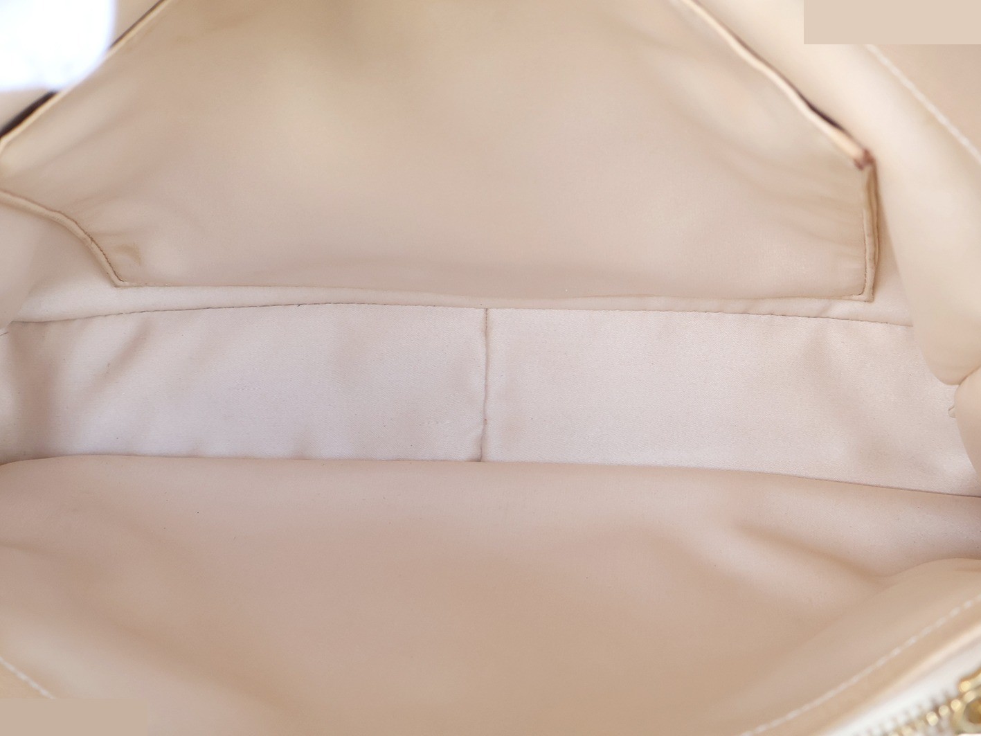 Caviar Skin GST Chain Tote Bag, Beige — view 12