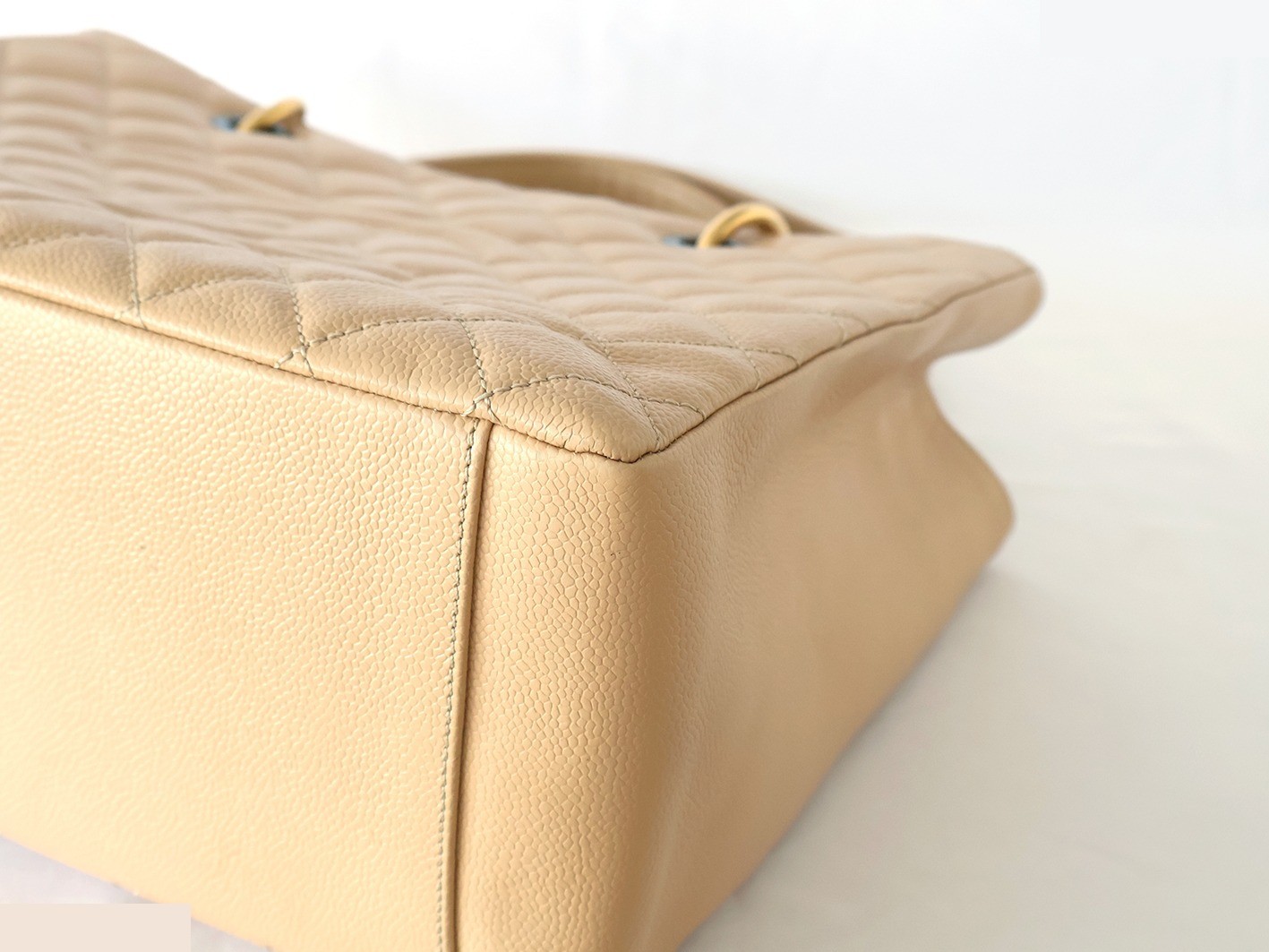 Caviar Skin GST Chain Tote Bag, Beige — view 4