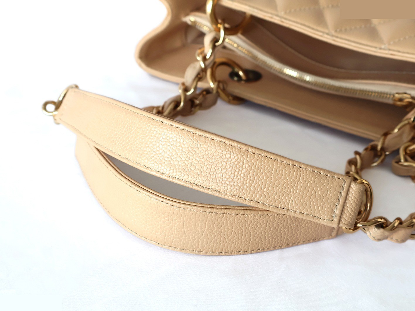 Caviar Skin GST Chain Tote Bag, Beige — view 7
