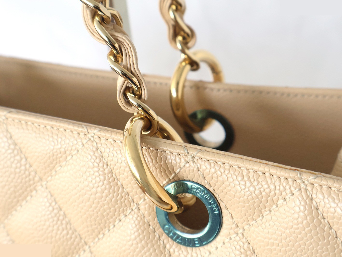 Caviar Skin GST Chain Tote Bag, Beige — view 9