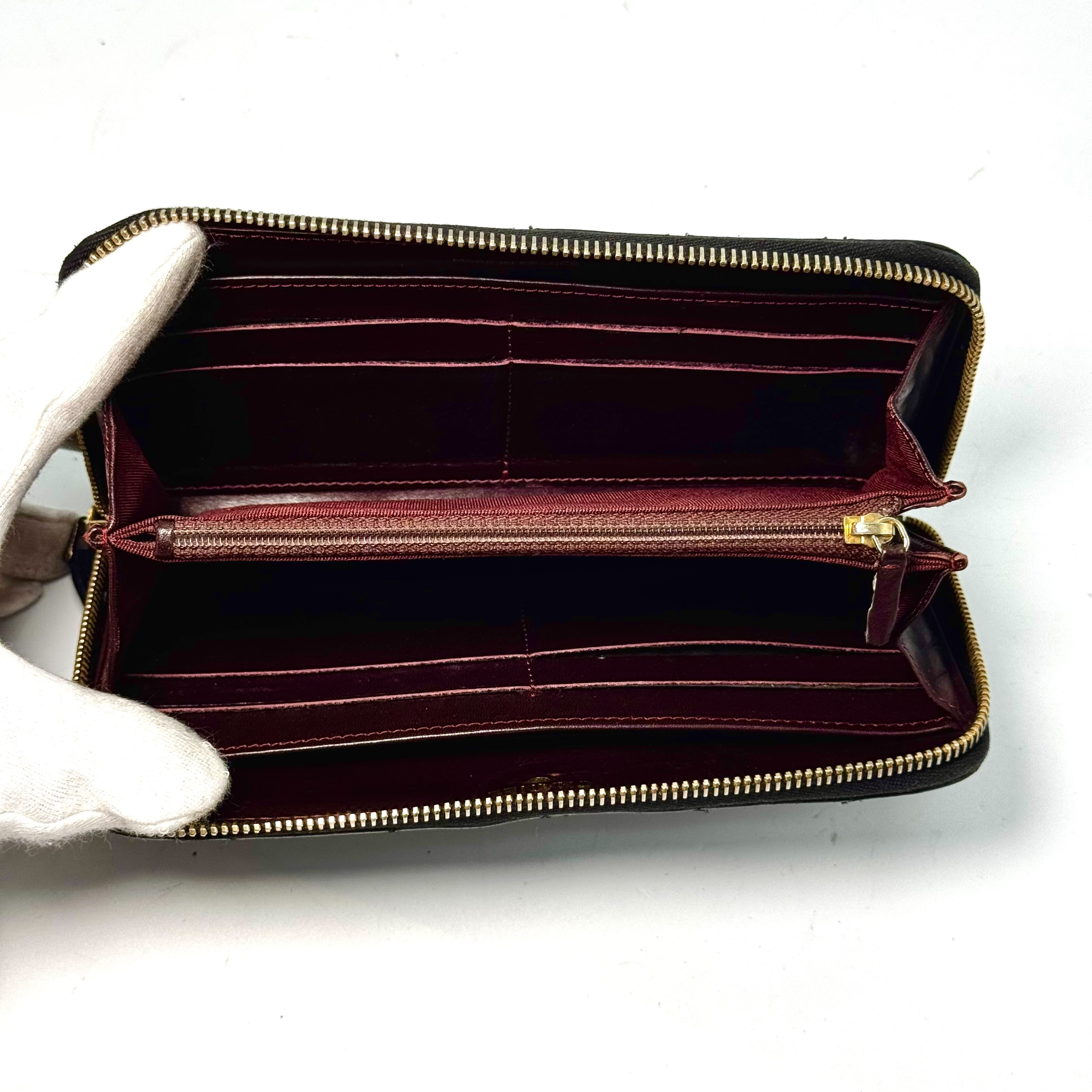 Matelassé Caviar Skin Round Zip Long Wallet, Black, 16434934, with Guarantee Card. — view 3