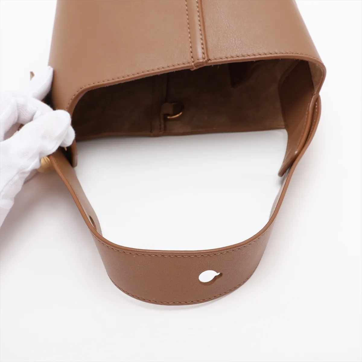 Pebble Bucket Bag Mini Leather Handbag Brown — view 5