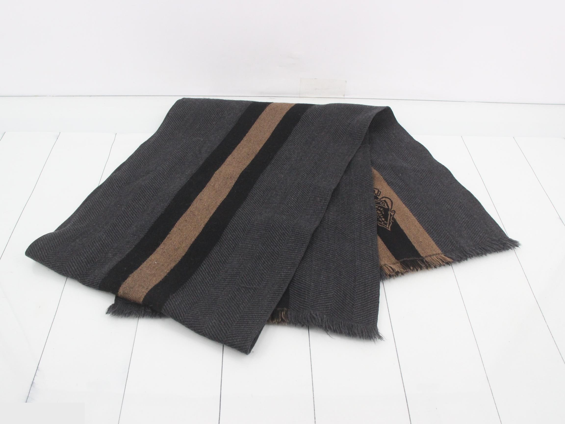Other lines: Clothing and scarves — view 3