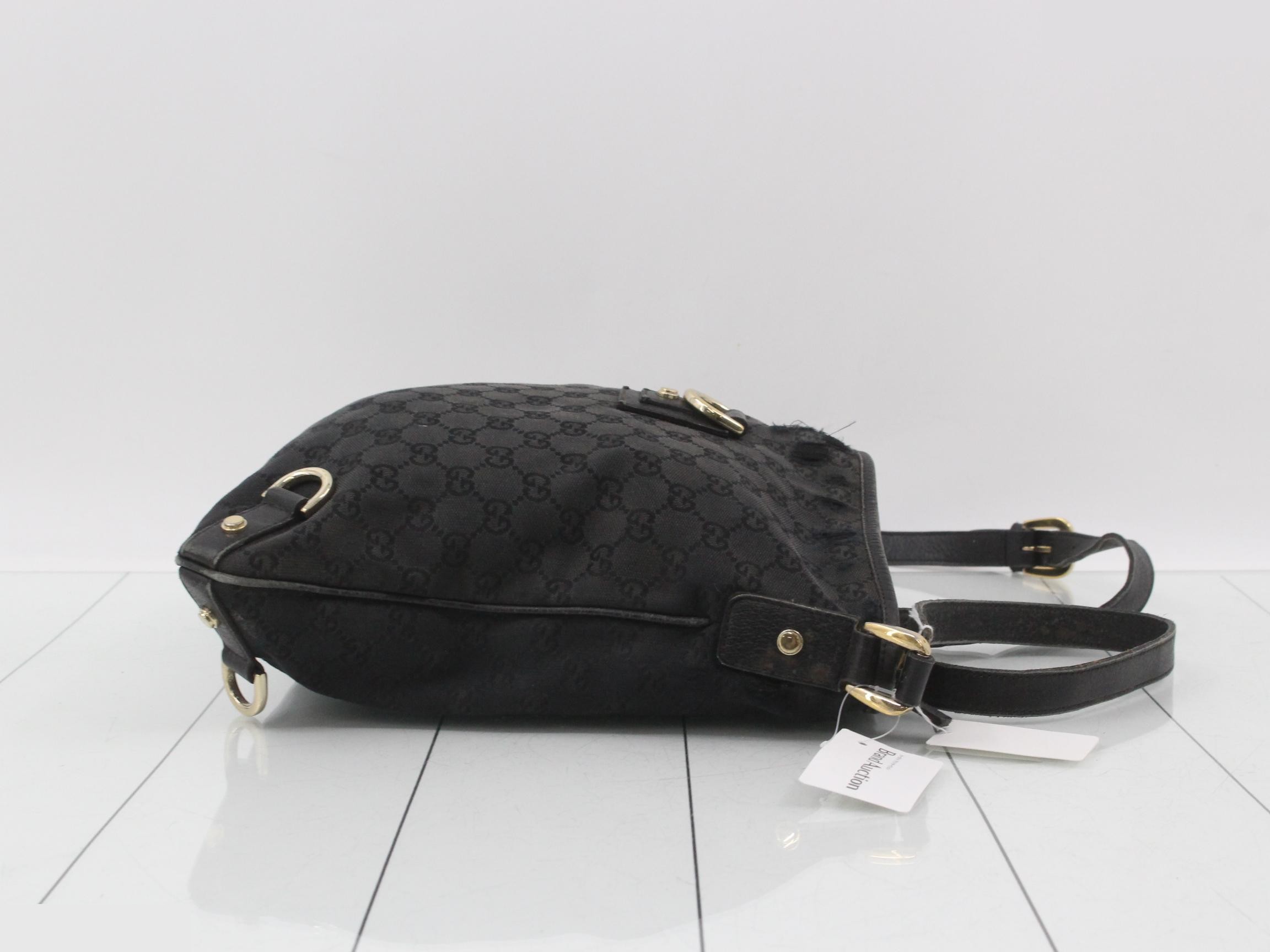 GG Canvas Shoulder Bag — view 3