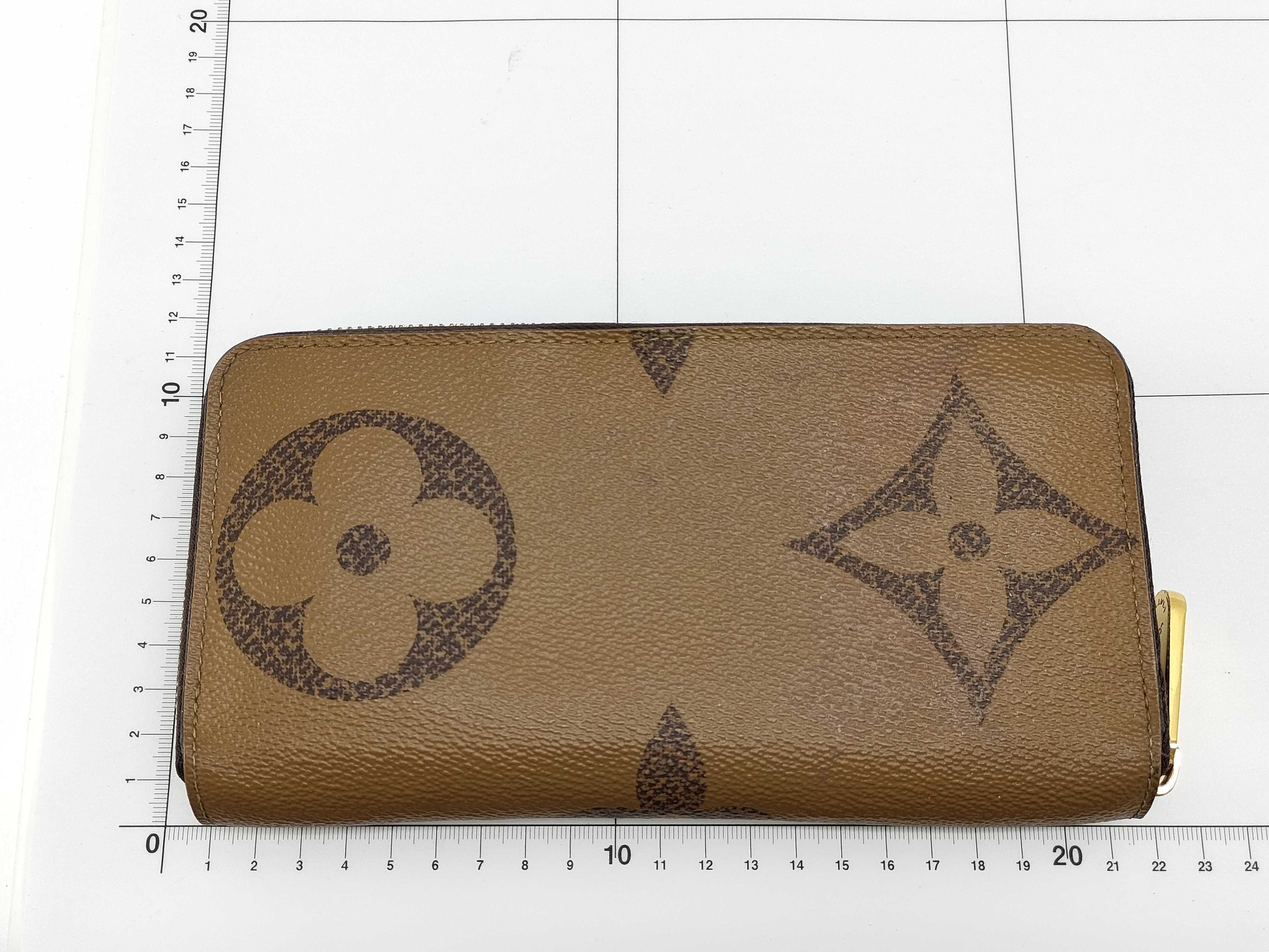 Monogram Louis Vuitton Zippy Wallet Monogram Giant M69353 Wallet — view 2