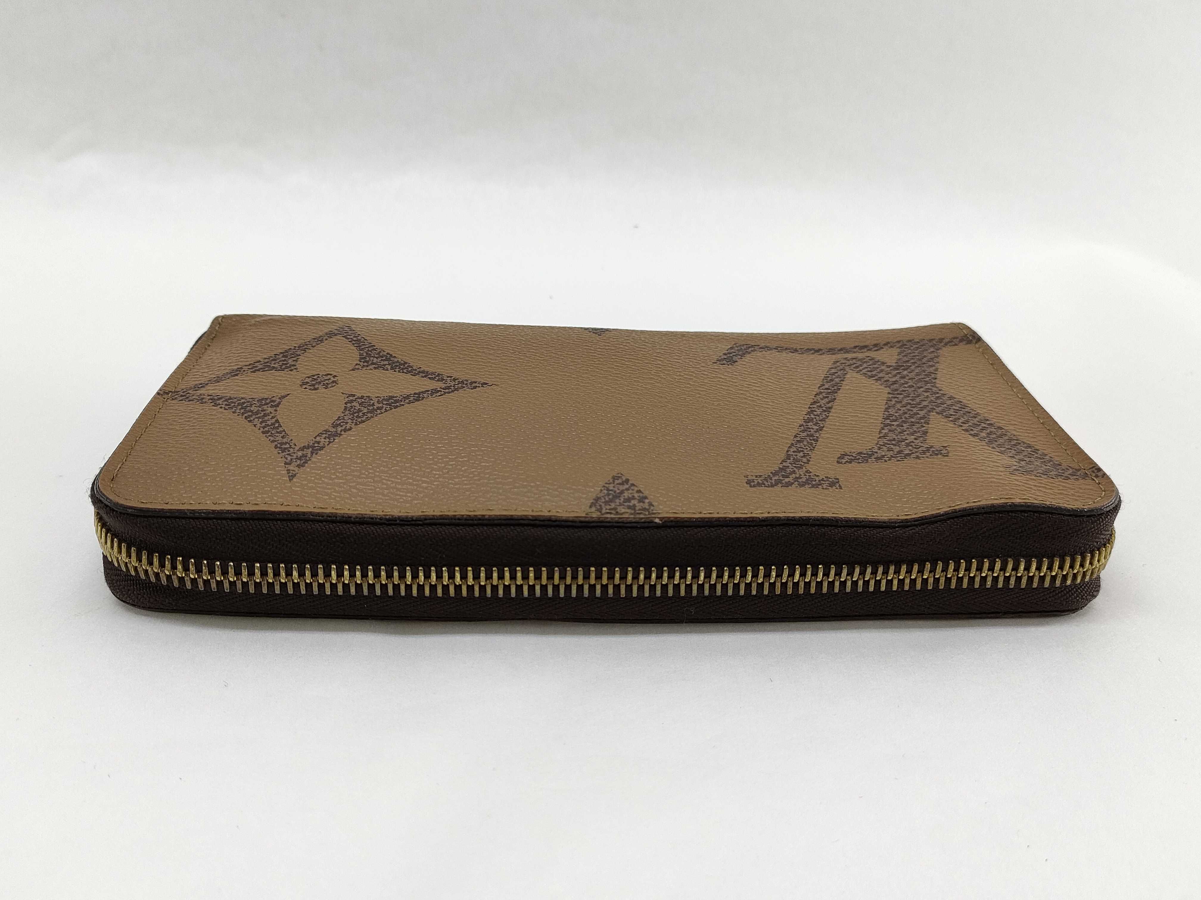 Monogram Louis Vuitton Zippy Wallet Monogram Giant M69353 Wallet — view 6