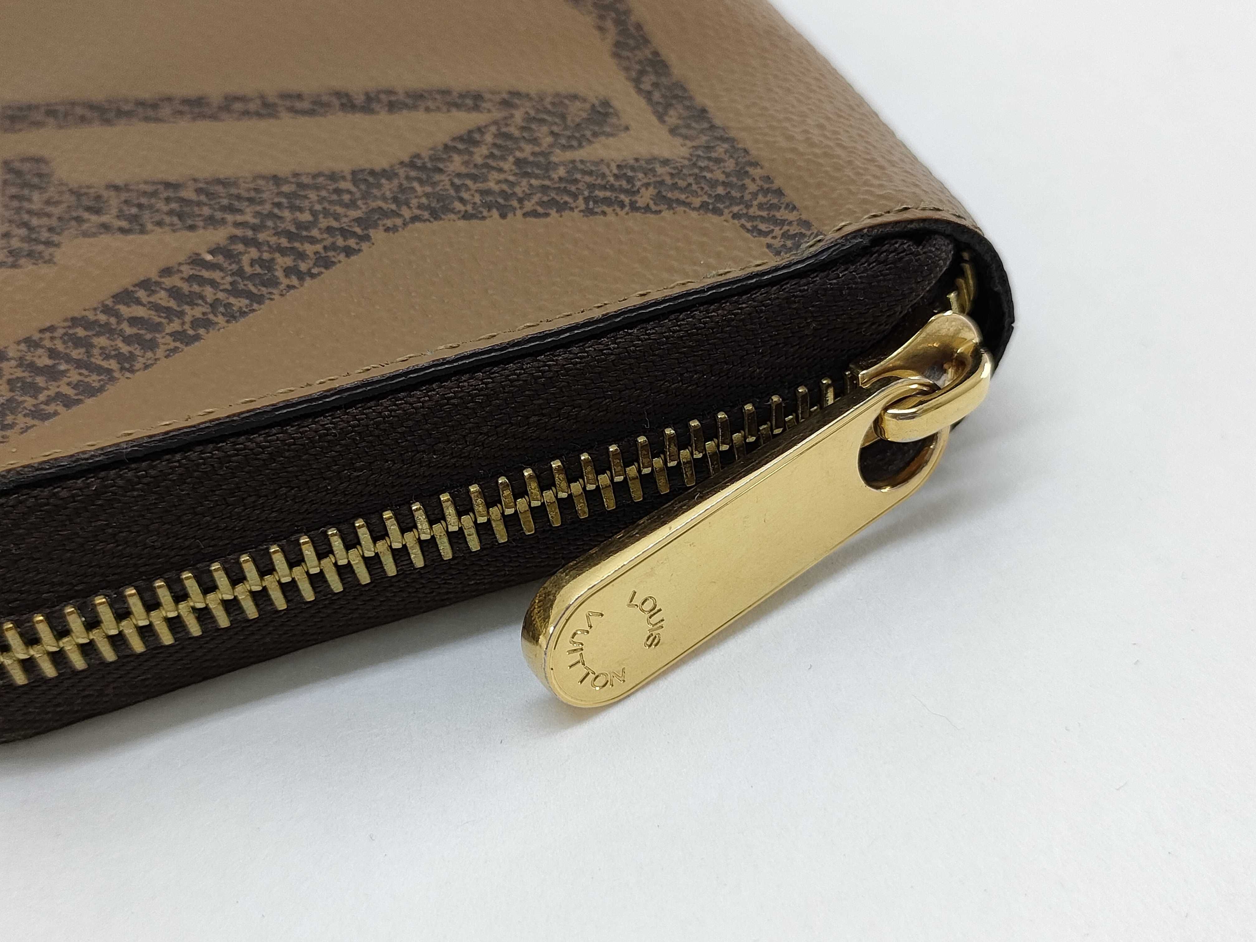 Monogram Louis Vuitton Zippy Wallet Monogram Giant M69353 Wallet — view 8